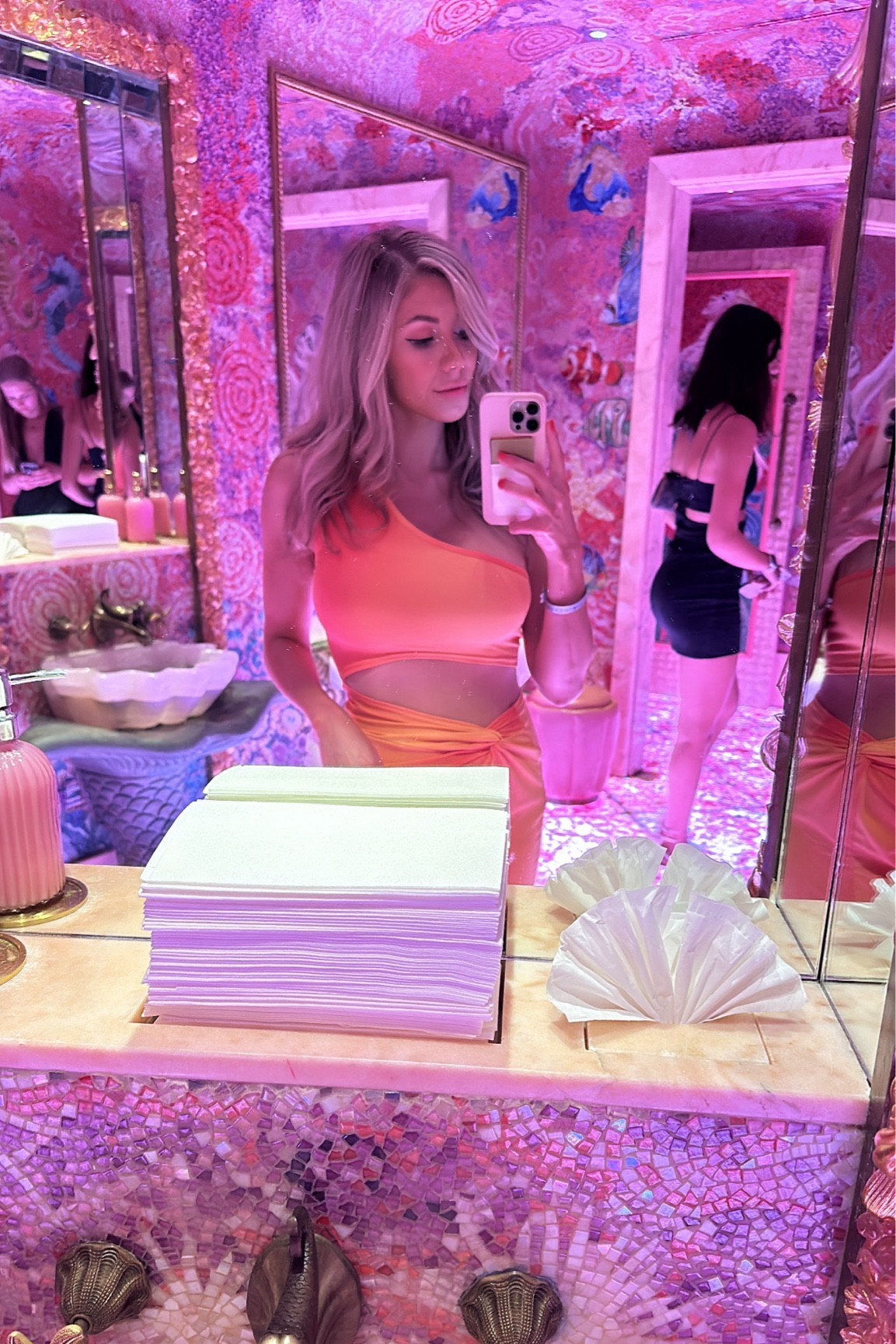 Sexy fish Miami #sunsetbachelorettetheme #sunsetdress #miamibachelorettedress #partydress #clubdress 