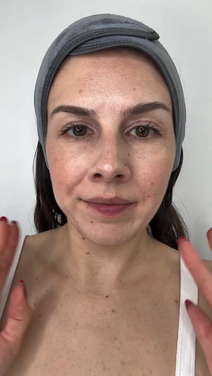 @peachandlily sent over their Ginger Melt Oil Cleanser which has won the Allure Best of Beauty Award. 🏆 This award-winning formula contains a rejuvenating blend of antioxidants that cleanses the skin without clogging pores. It’s vegan, gluten-free and cruelty-free. 

🫚 It removes makeup, sunscreen, excess oil and impurities. It doesn’t leave behind any residue, oil or grease. My skin felt hydrated, refreshes and supple. It did a great job at breaking down my makeup. 

*PR/gifted

#LTKGiftGuide #LTKBeauty