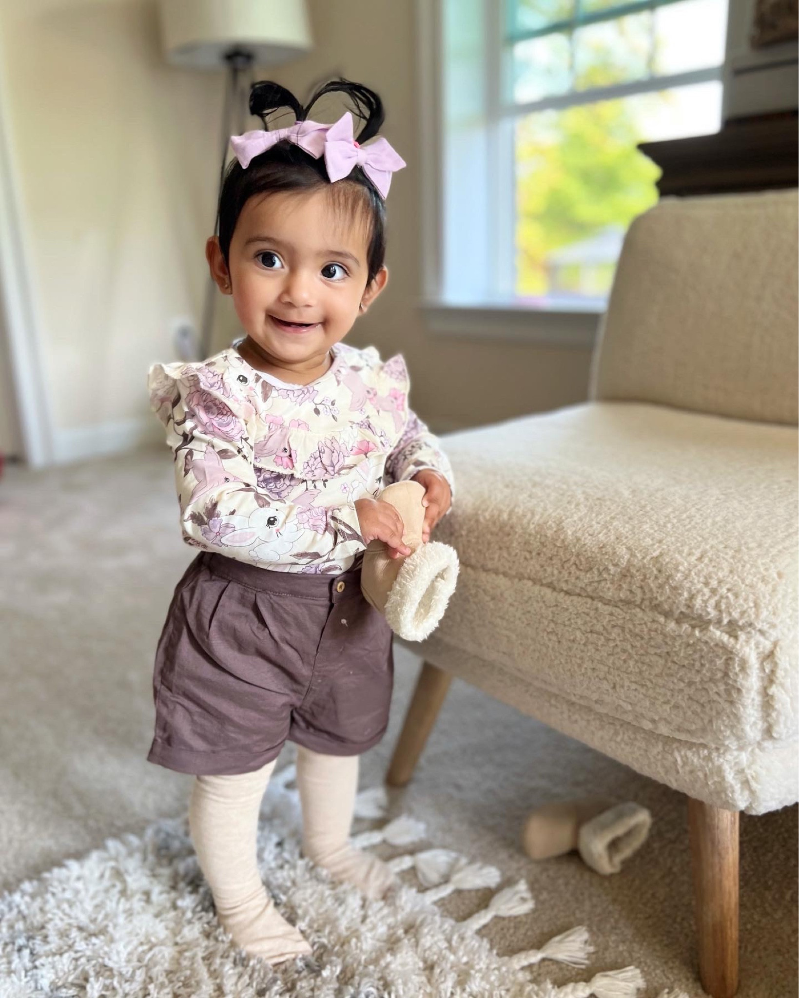 11 months set baby girl shorts shirt stockings 

#LTKkids #LTKfamily #LTKbaby