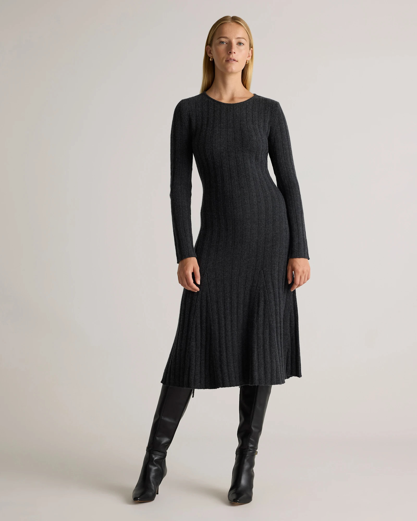 Quince | Women's Mongolian Cashmere Wide-Rib Midi Dress in Black, Size Medium | Quince