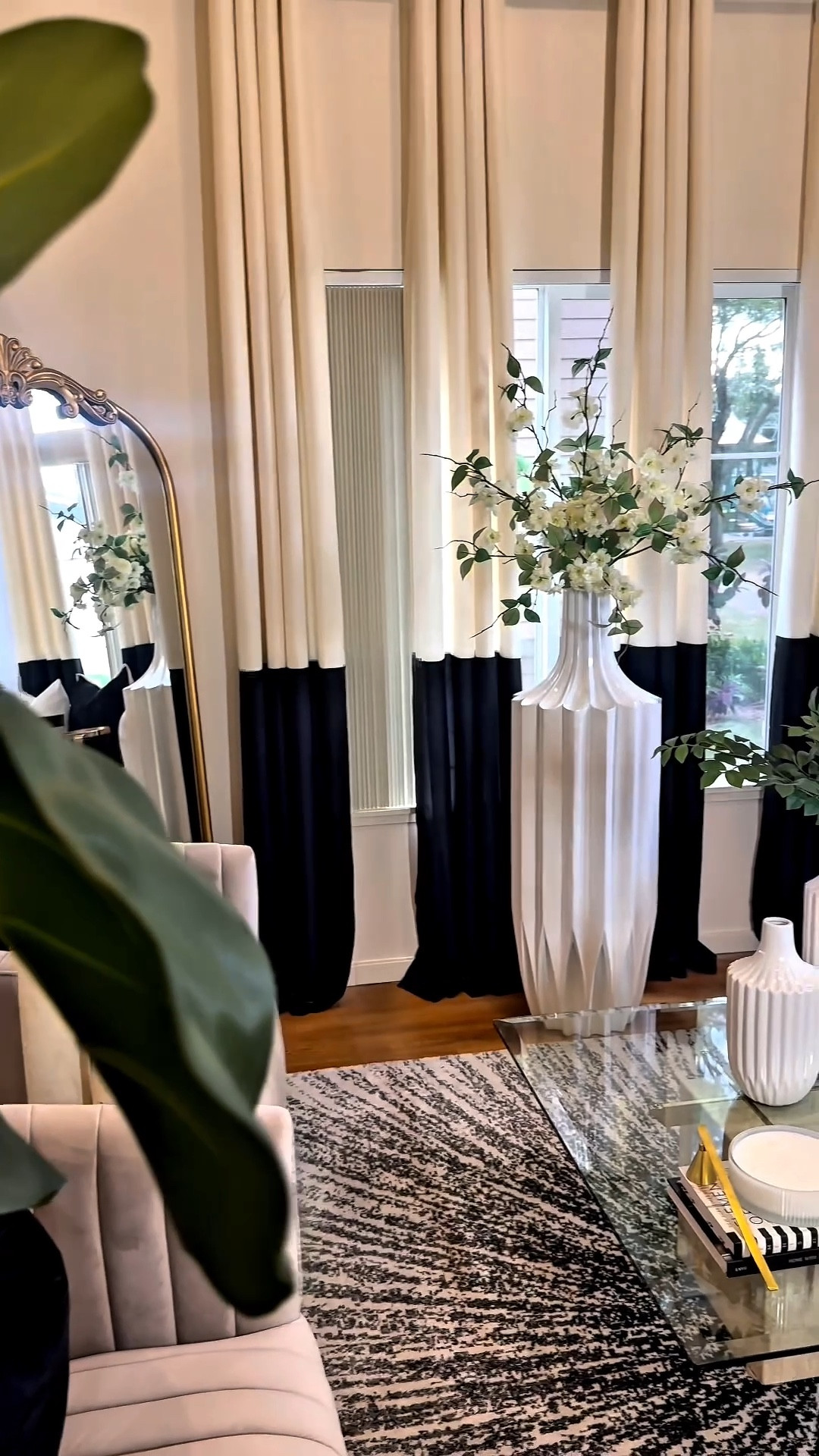 L. I. V. I. N. G.  R. O. O. M. ✨