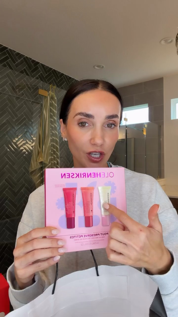 The Ole Henriksen Pout Preserve lip treatment gift set is such a good holiday find. Three lip treatments in one set, perfect for keeping lips soft and hydrated through the colder months. I love these for an overnight lip treatment, and the set makes a great gift or stocking stuffer.
Ole Henriksen lip treatment, Pout Preserve gift set, overnight lip mask, hydrating lip treatment, lip care gift set, holiday beauty gifts, stocking stuffers, dry lips, lip balm set, Sephora gift ideas, beauty gifts for her, annabrstyle