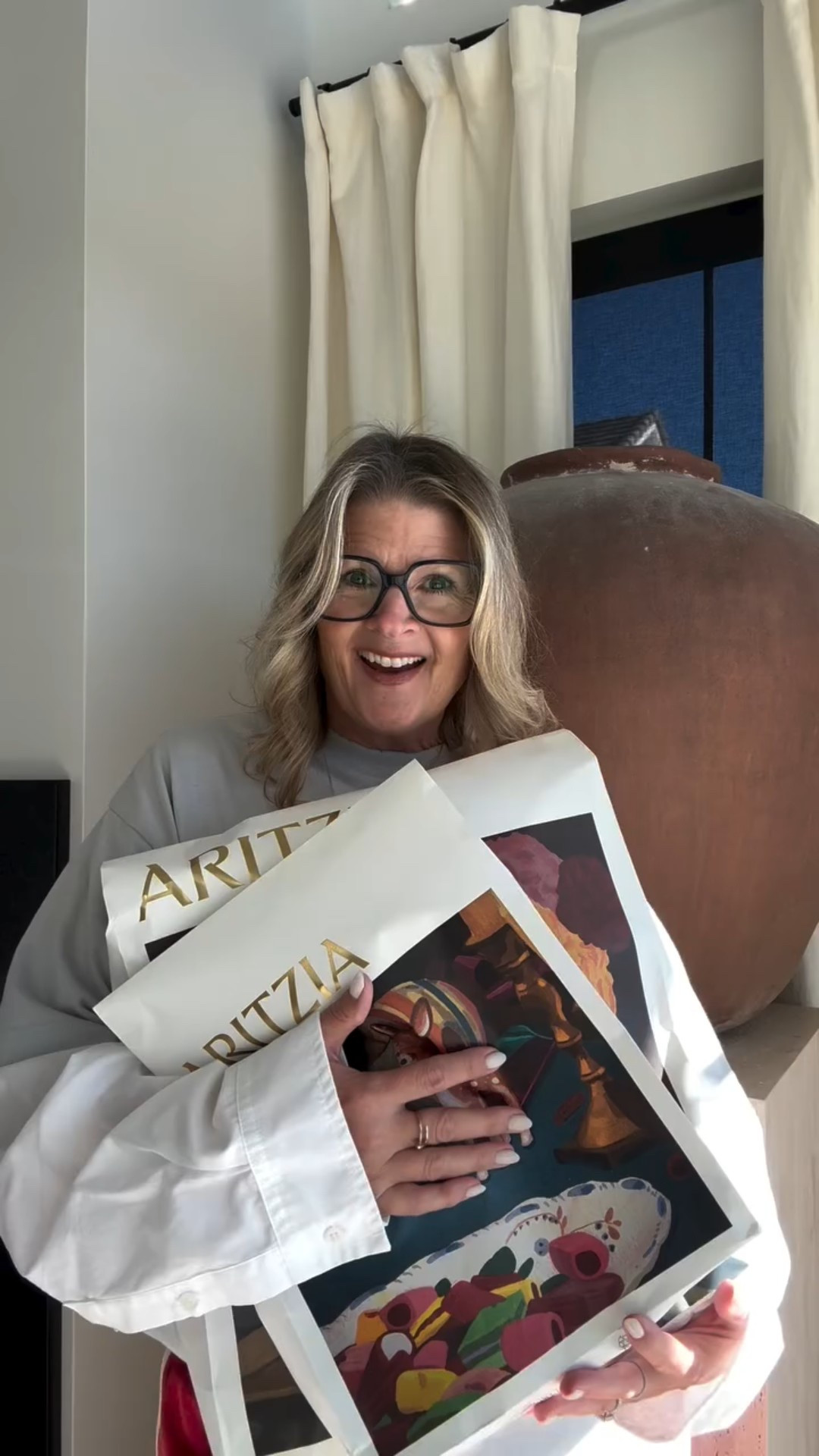 Cozy Aritzia staples just in time for Kansas winter and our Airstream travels through the colder states ❄️🤍
These tees instantly became new favorites and this coat is the perfect mix of warm, minimal, and easy to style.
Sharing now since everything is on sale and perfect for building my travel wardrobe for the colder weather ahead.

#aritziastyle #winteressentials #travelwardrobe #airstreamlife #fashionover50