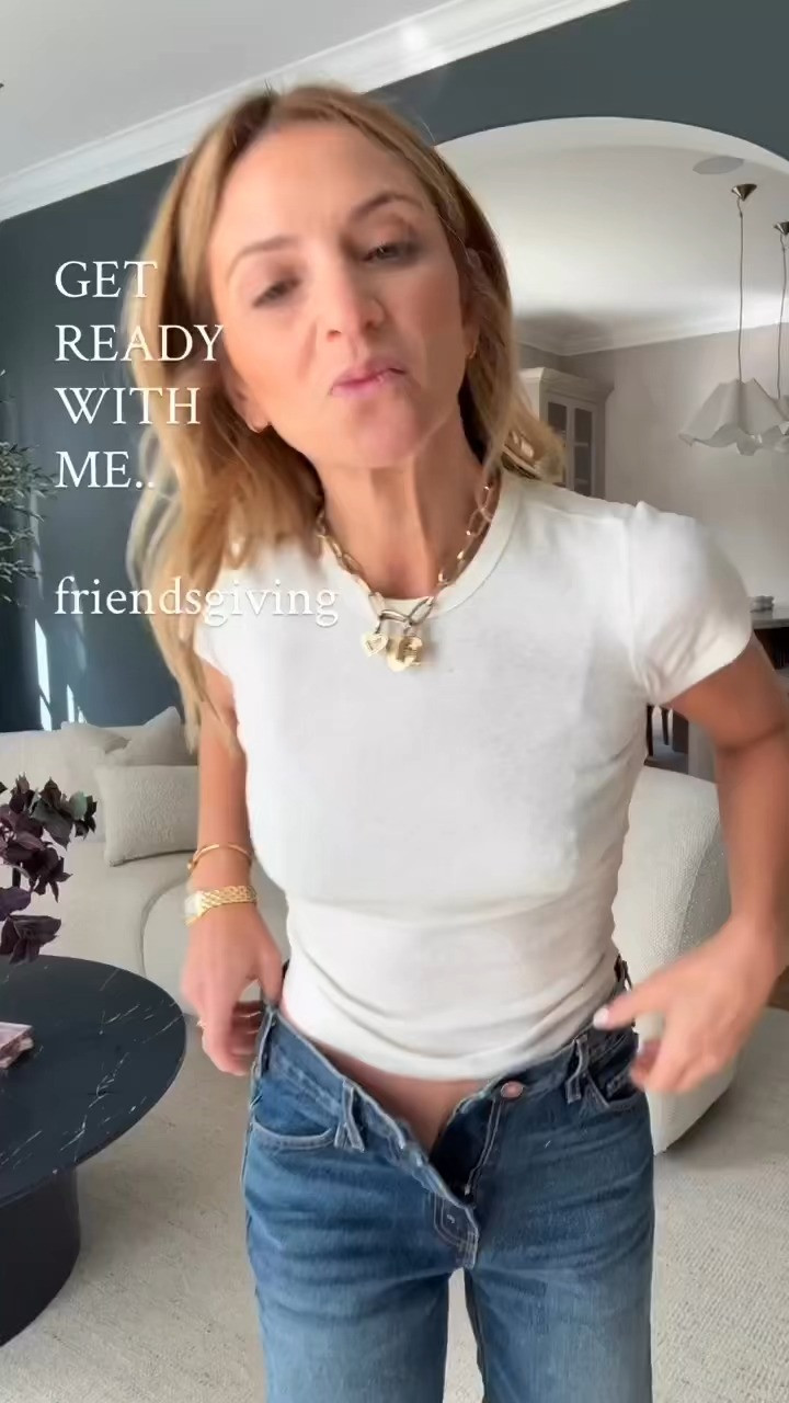 It’s Holiday season and we’re ready. These are my favorite Friendsgiving, Thanksgiving, and Holiday looks from Shopbop, of course. xx ALB @shopbop #ad #shopboppartner 

 