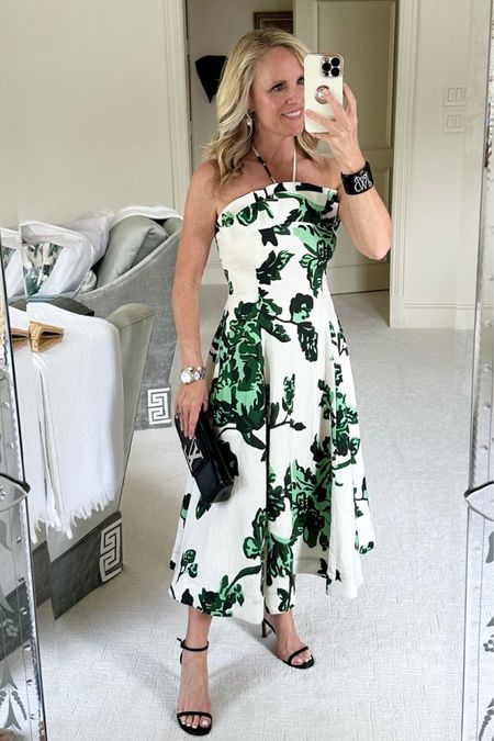 Gorgeous, green and white floral print linen midi  dress from Mestiza Fits TTS I’m wearing a size 2 I’m 5’2” for reference 
Can be worn at strapless or with the ties at the neck 


#LTKstyletip #LTKSeasonal #LTKFind