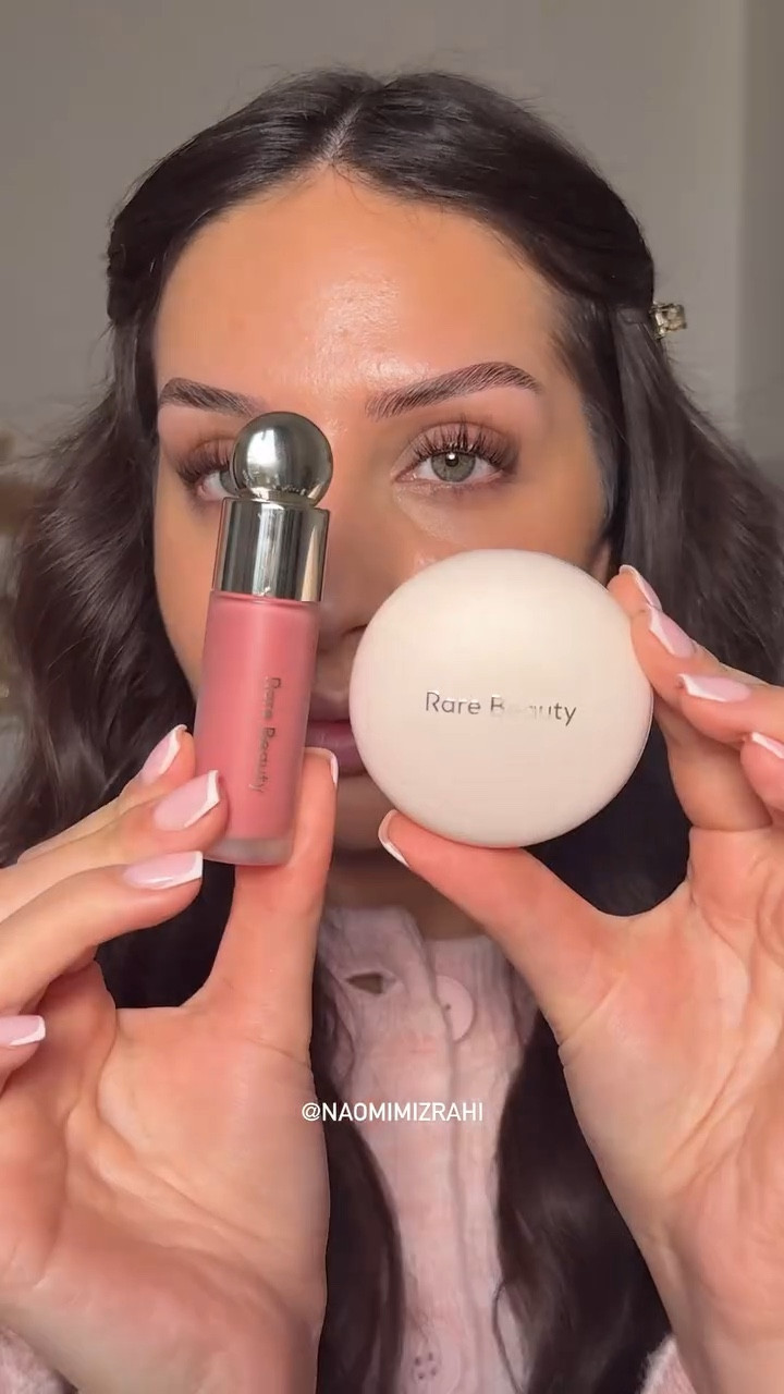 Valentines blush combo 💖 

@rarebeauty soft pinch liquid blush & powder blush in “Hope” 

The perfect nude glowy pink combo 💖 

Please do not use/repost my content without my permission

#makeupreview #makeup #makeuplooks #newmakeup  #dewyskin #makeupunboxing #dewblush #glowyblush #liquidblush #creamblush