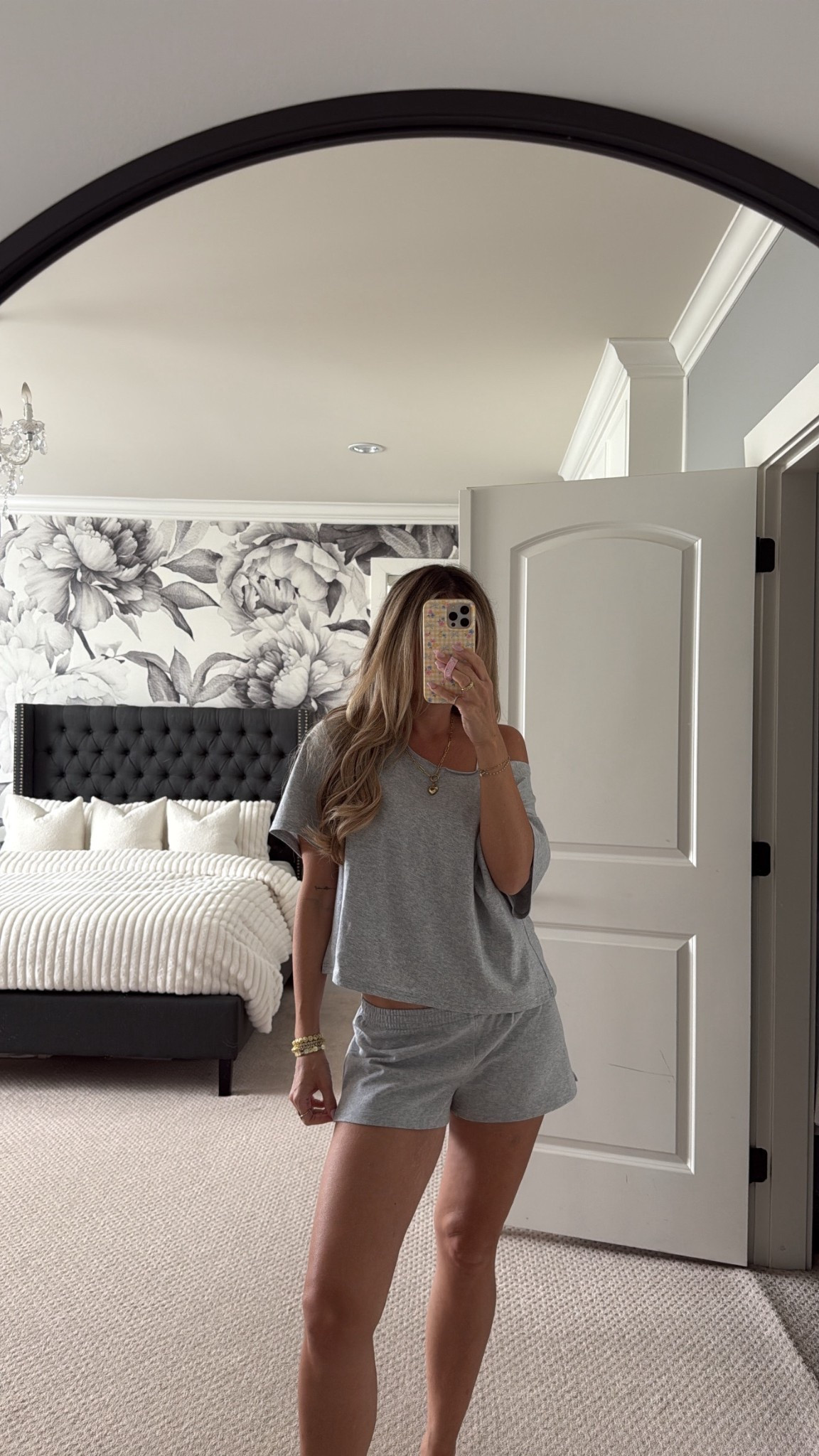 Comfy mom fit for the day

#LTKmomlife #LTKdayinmylife #LTKootd