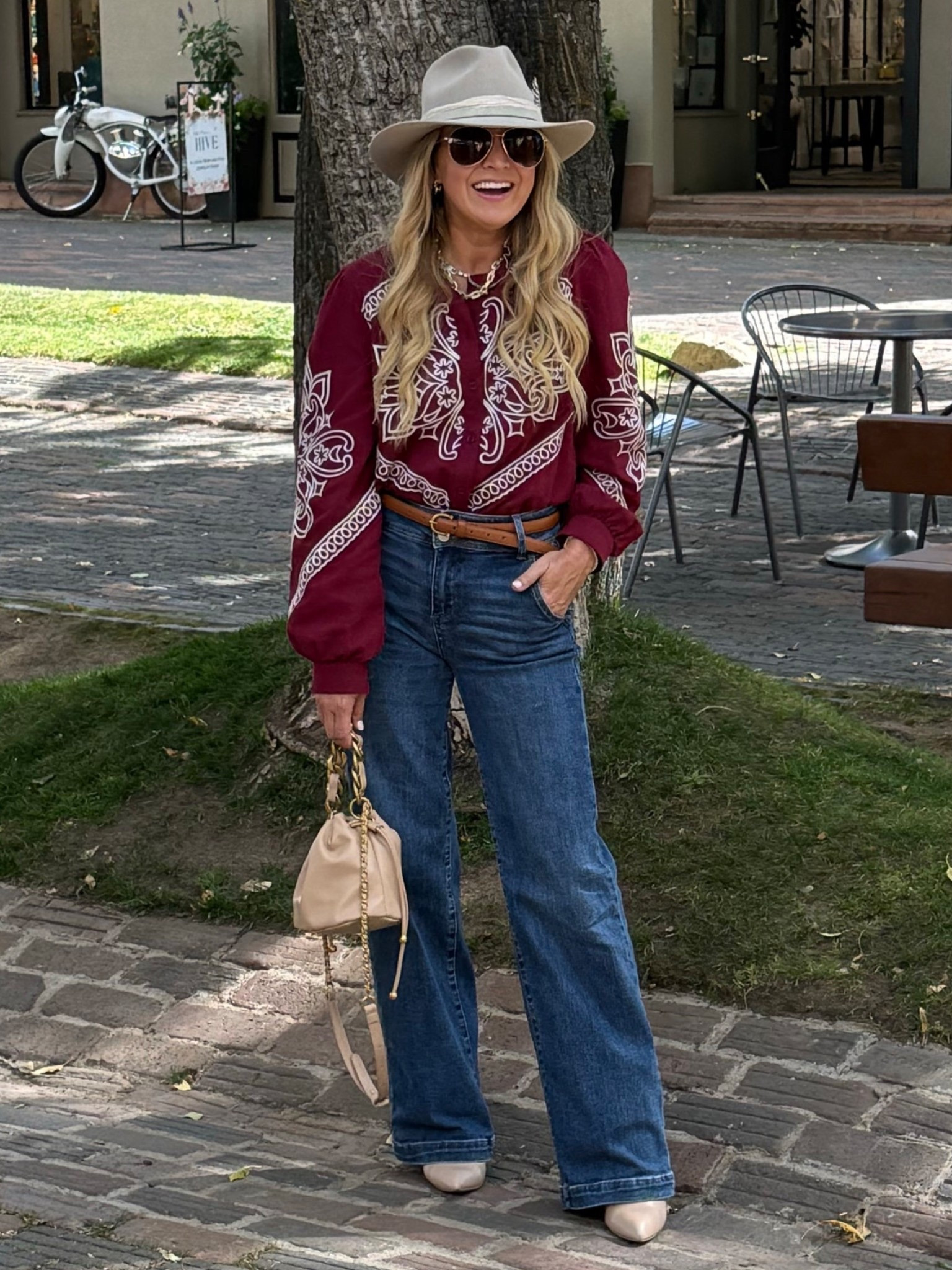 Such a cute vibe for Ashley takes Aspen

#LTKSeasonal #LTKFindsUnder100 #LTKFindsUnder50