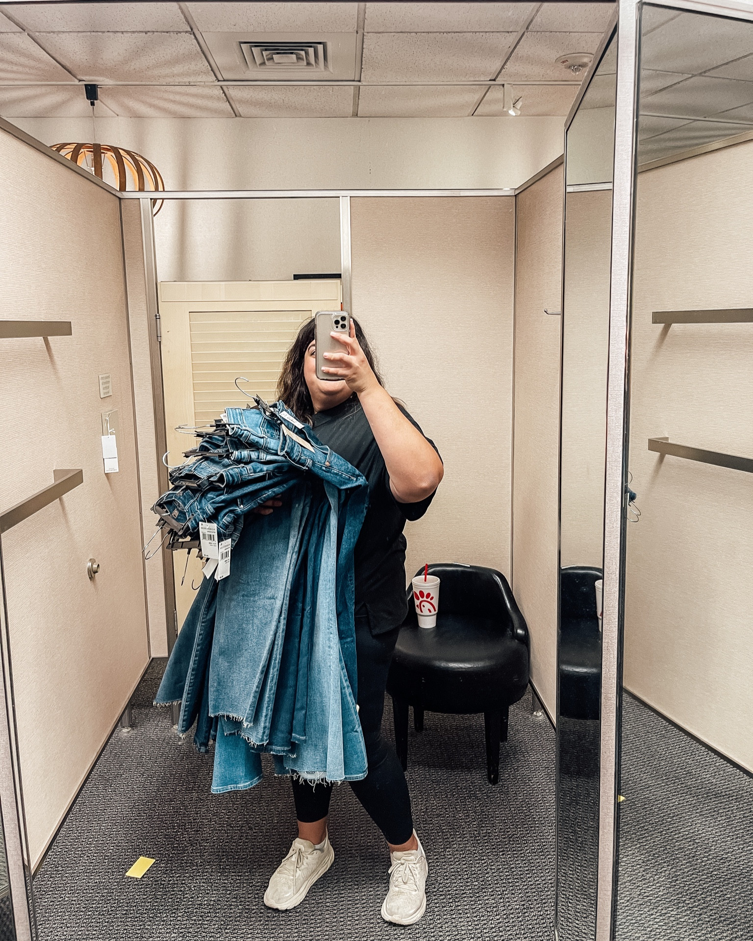 September was full of good jeans! I didn’t buy all the ones in this dressing room haul, but I wanted to! I went home with a pair of Kelsey Kut from the Kloth jeans (my favorite jeans brand!) and a pair of Perfect Vintage Mid-rise Madewell jeans.

#LTKplussize #LTKsalealert #LTKxMadewell