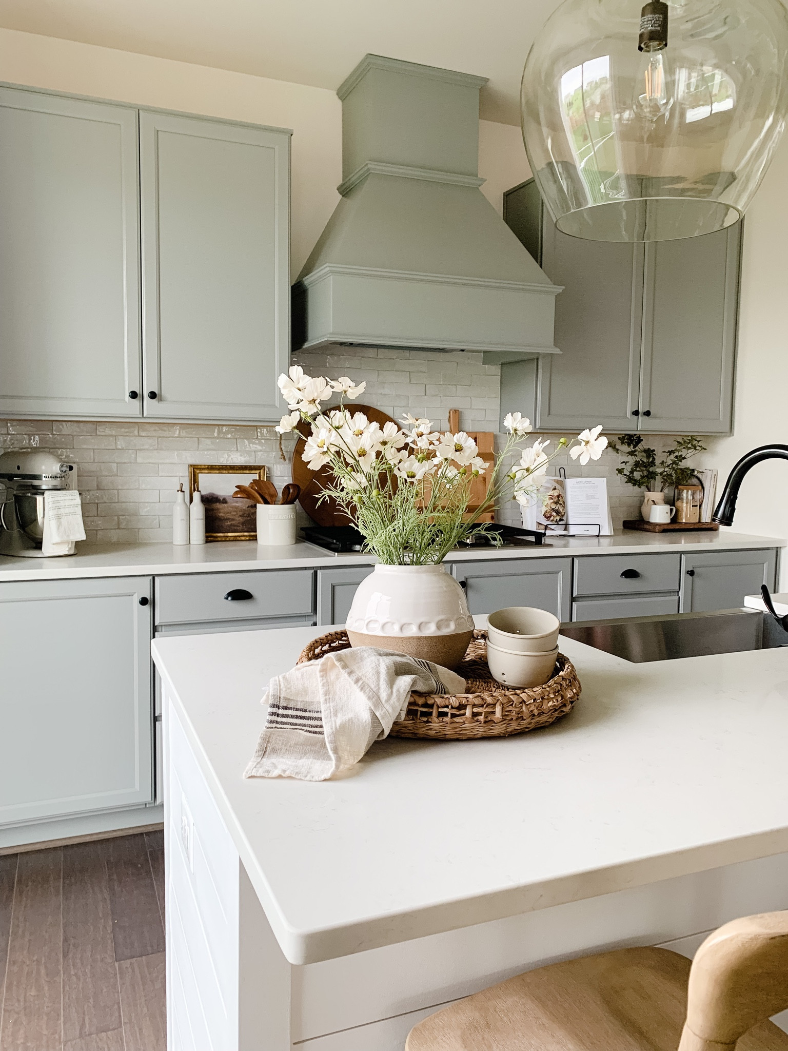 Kitchen Island Styling Idea

Vase is from at Home & stems from Hobby Lobby (cannot link here). Linked in my IG story highlights called "Recent Shopping Trips" 

#LTKSeasonal #LTKunder50 #LTKhome