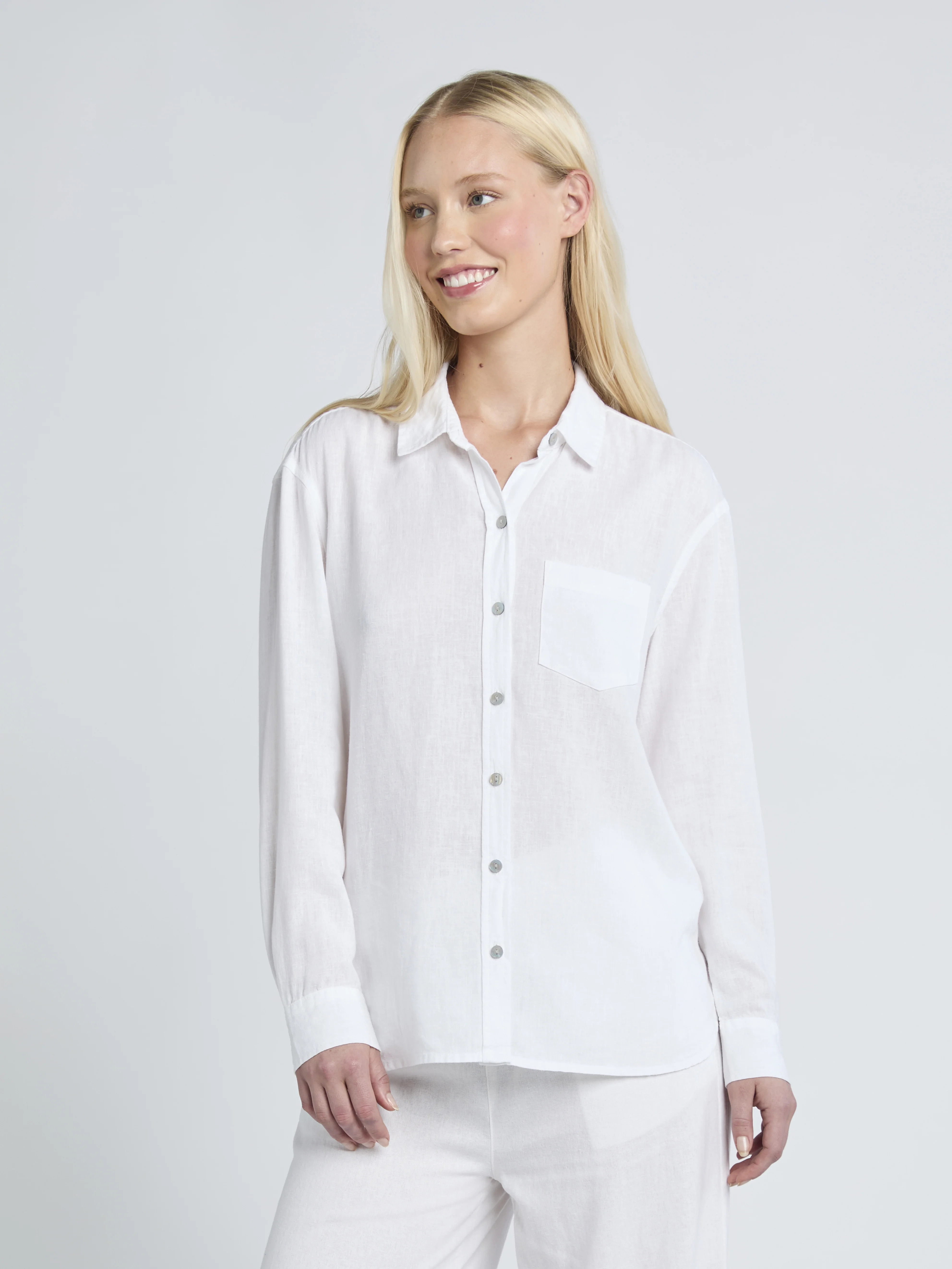 Time and Tru Women's and Women's Plus Linen Blend Oversized Shirt, Sizes XS-4X | Walmart (US)