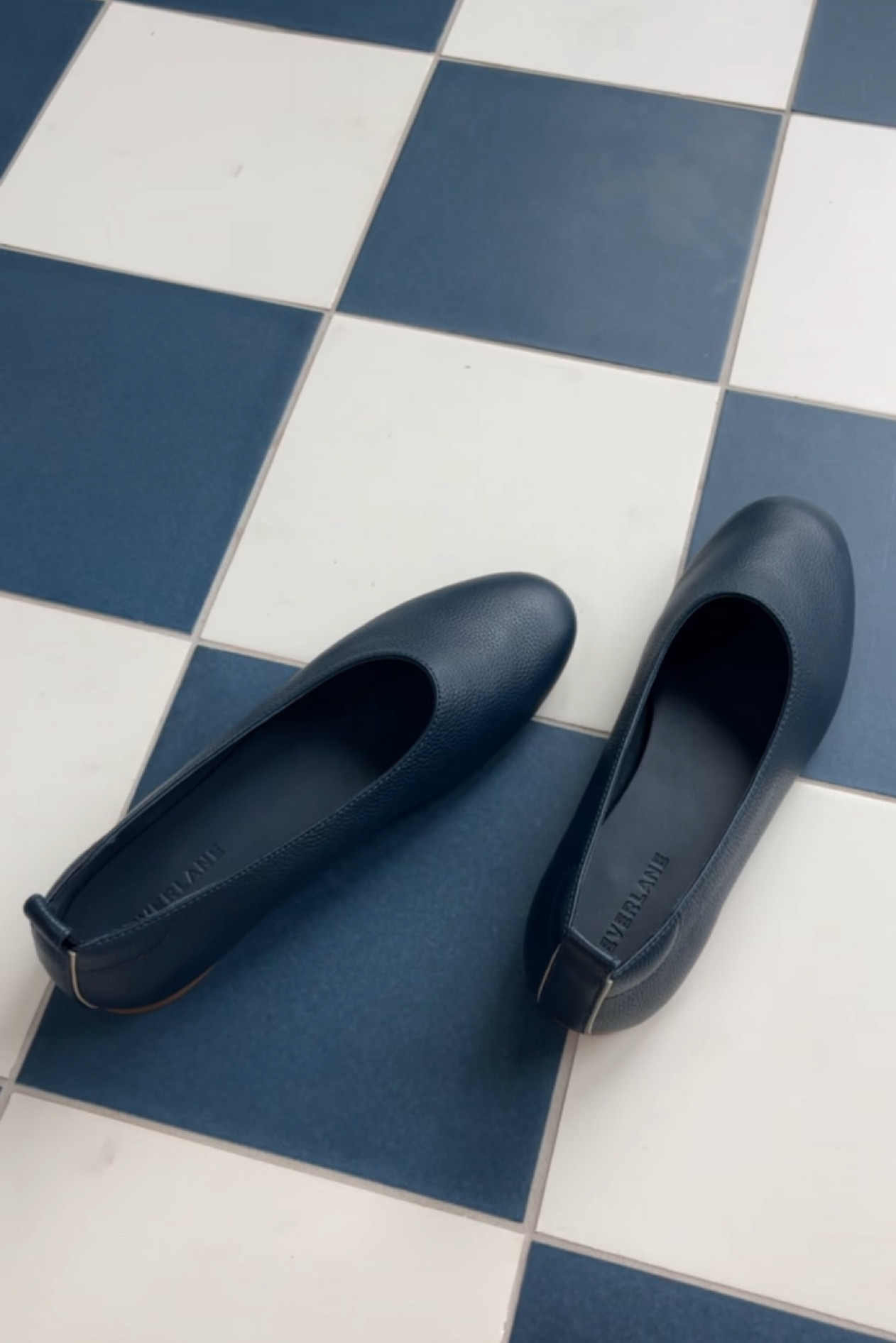 looking for a wear-everyday flat? look no further - these come in a variety of easy to style hues. (i started with the tan, but had to add the navy to my collection.) #everlanepartner 

#LTKShoeCrush #LTKFindsUnder100 #LTKStyleTip