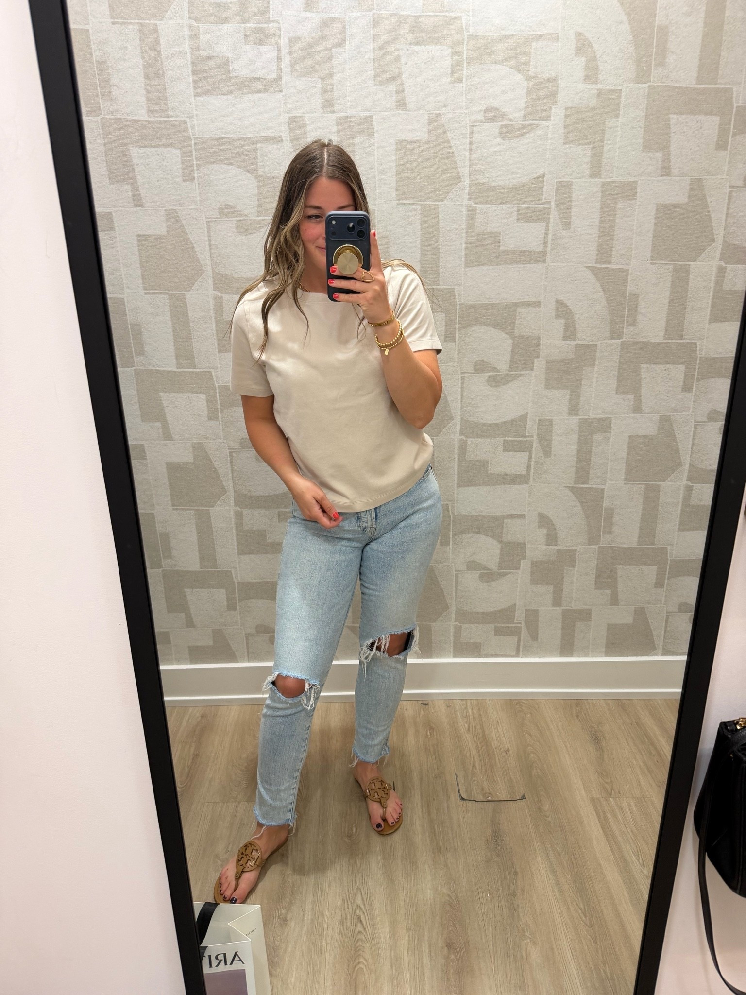 This tshirt from Aritzia is so perfectly fitting