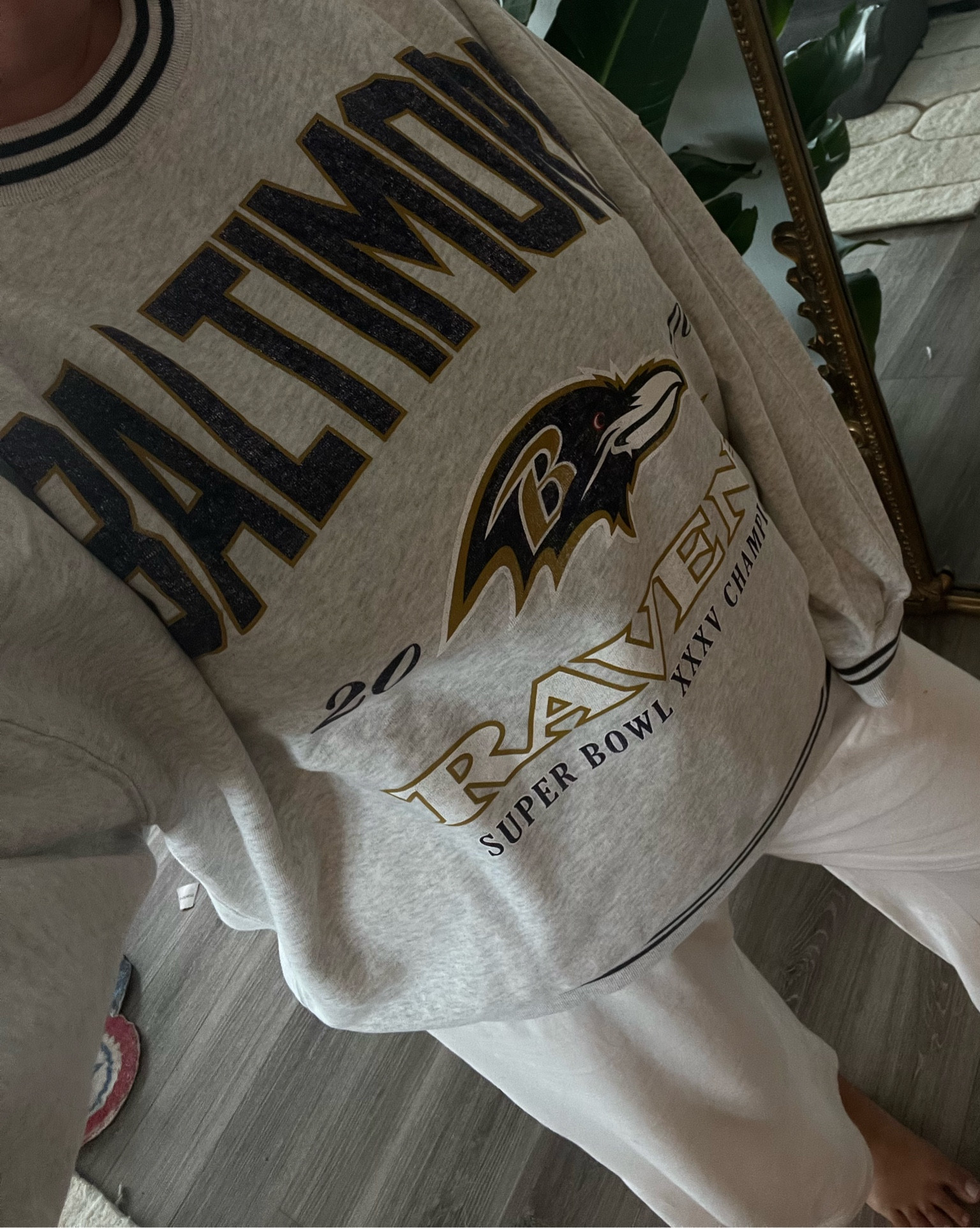 Comfy football sunday in my  Baltimore ravens sweatshirt. Loving this cozy game day look! Tons of nfl sweatshirts and game day looks at Abercrombie! 

#LTKSeasonal #LTKMidsize #LTKStyleTip