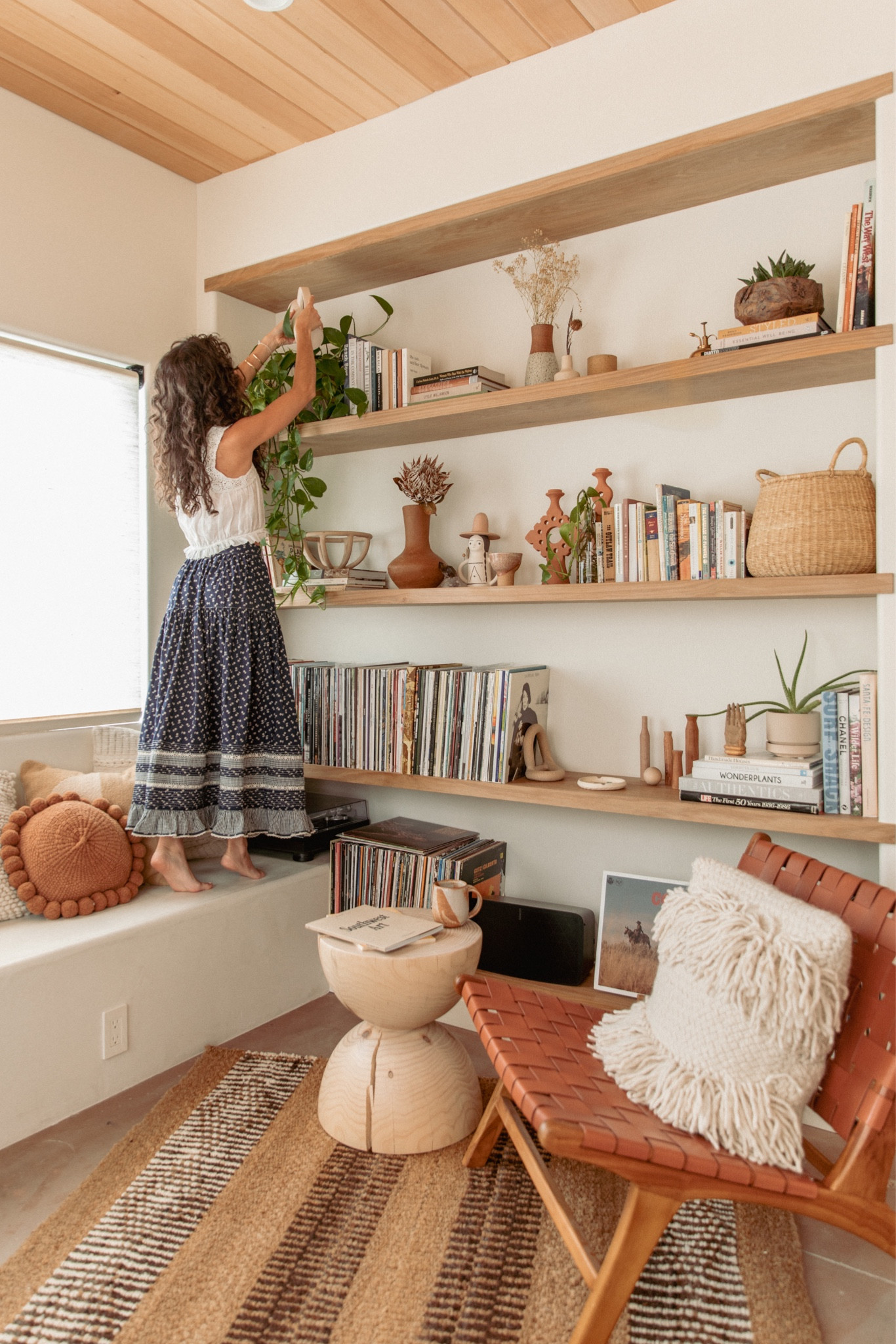 Reading nook - neutral home - leather chair - wooden side table - shelfie 

#LTKhome