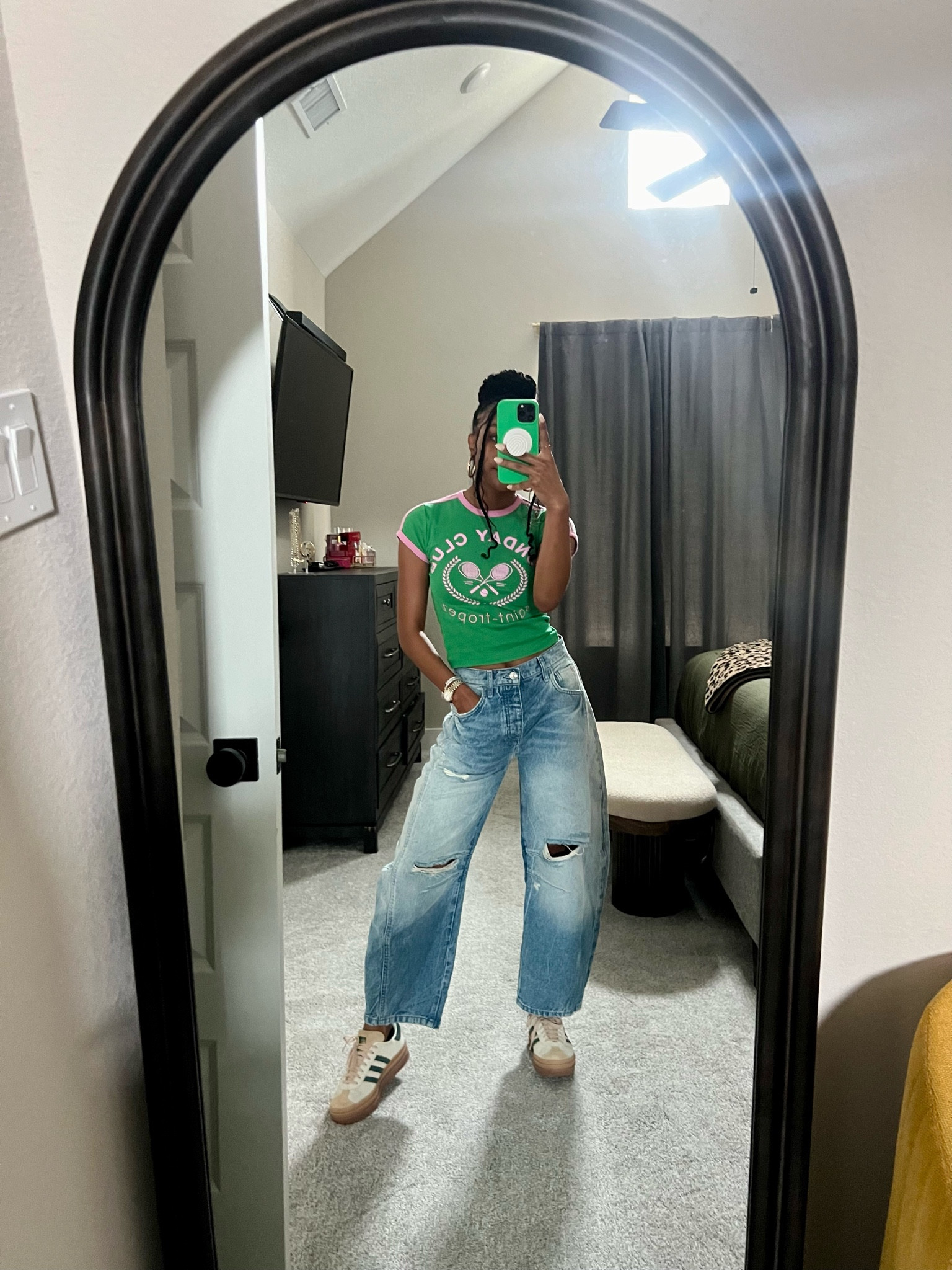 Hopped on the barrel leg jean trend and I LOVE them!!! Run don’t walk! 💚
Wearing a 24 in the jeans and small in the tee! 

#LTKShoeCrush #LTKStyleTip