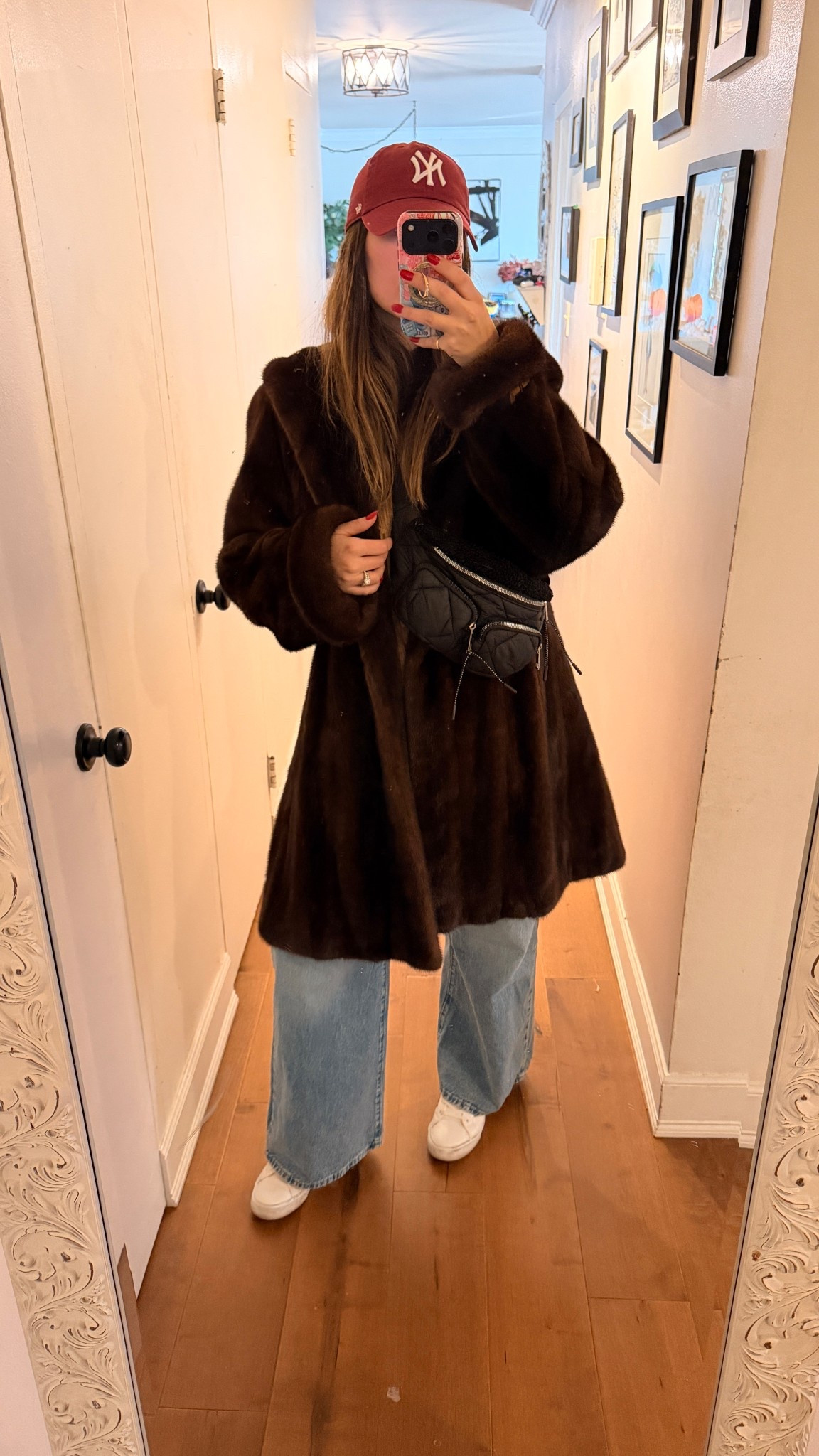 The best casual elevated winter vibes. Faux fur brown coat with the BEST adjustable jeans (love the snap waist). Paired with my white sneakers and maroon Yankee hat ♥️🐻 

Winter outfit, faux fur jacket 

#LTKMidsize #LTKmomlife #LTKSaleAlert