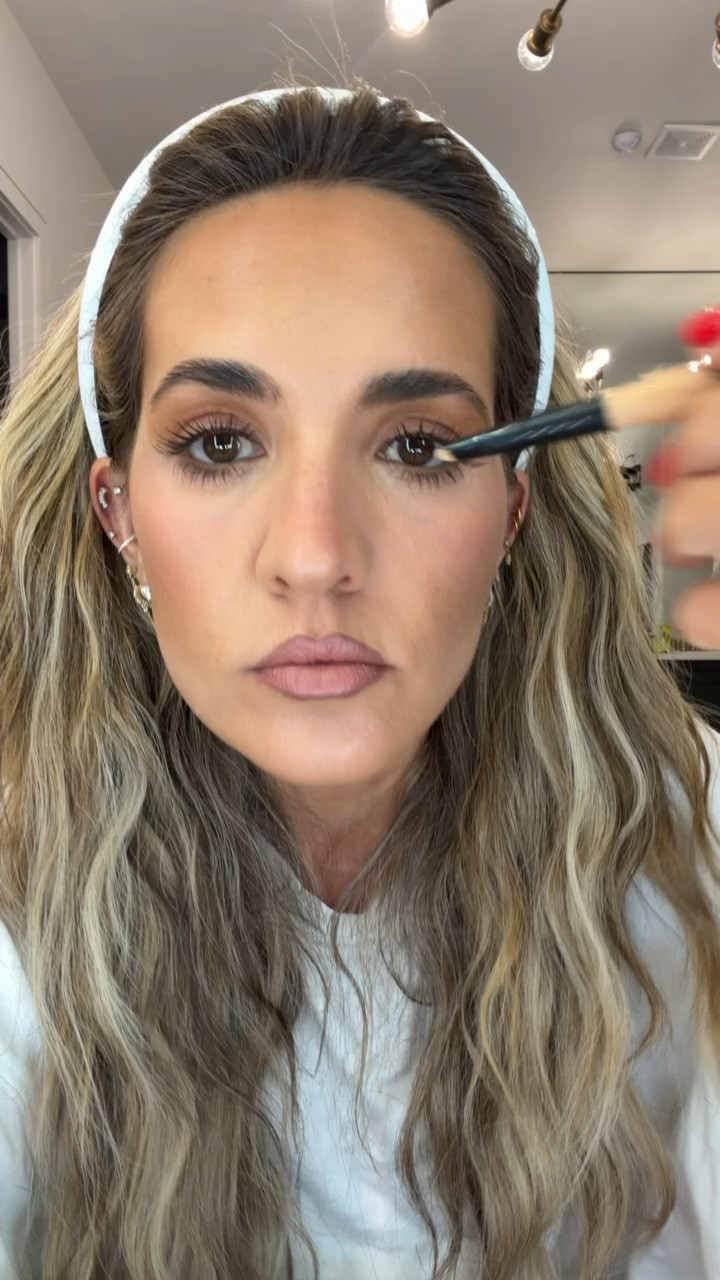 NEW makeup finds I can't stop reaching for as a 40 year old girl!

mature skin makeup, anti aging makeup, natural glow makeup

#LTKBeauty #LTKOver40