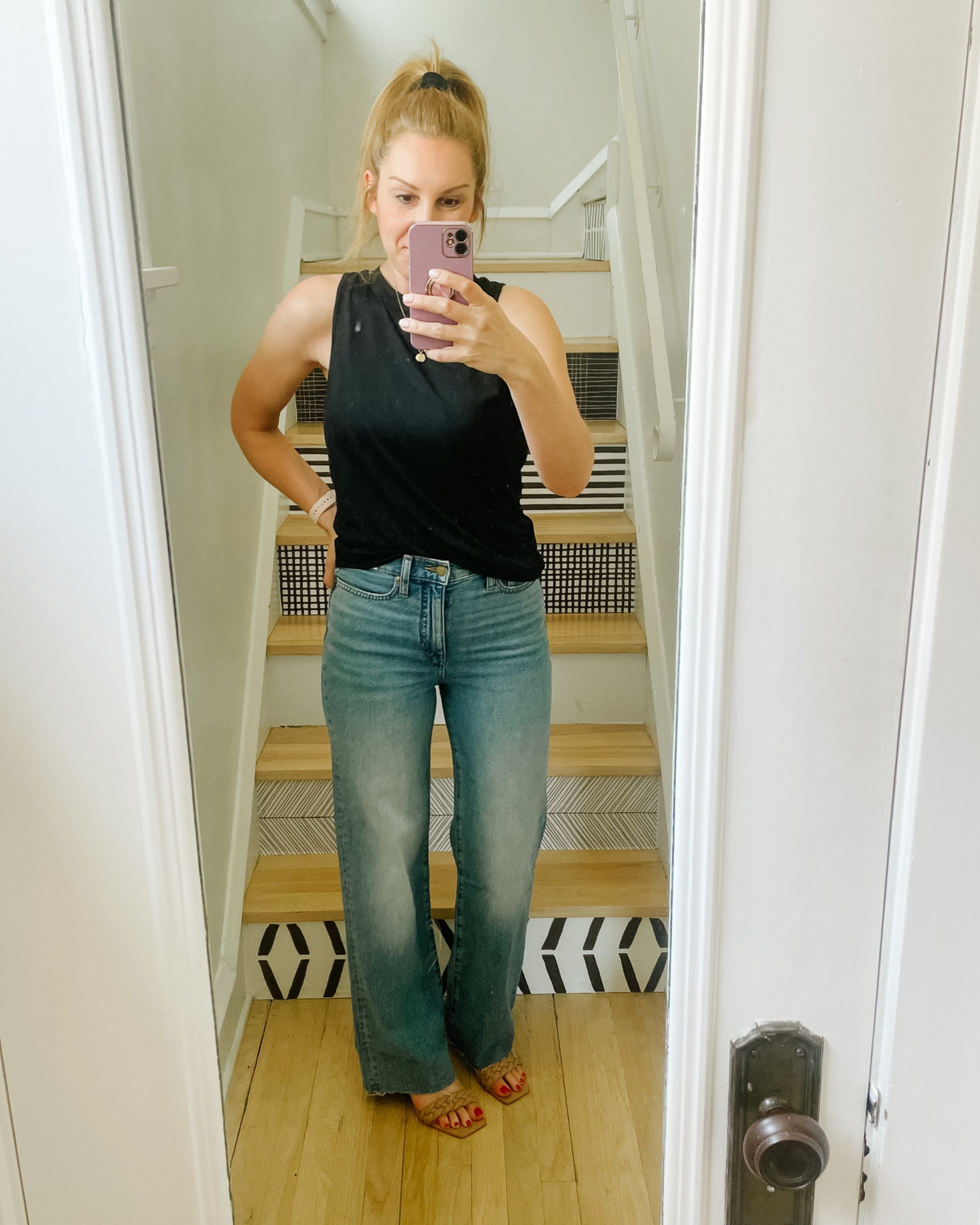 New jeans! These straight leg raw hem jeans are high waisted and great quality and great for curvy or straight body girls!


#LTKfit #LTKstyletip #LTKcurves