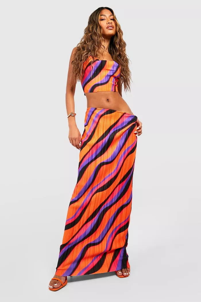 Abstract Printed Plisse Maxi Skirt | Boohoo.com (US & CA)