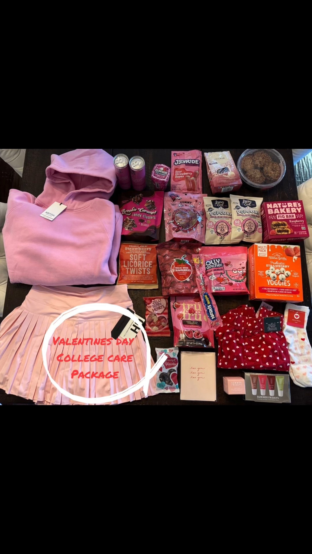 Friendly reminder to get those care packages moving! ❤️ If your student is far away, you definitely need to ship right away so it arrives in time.
I went with a Red, White, and Pink theme for this one! It’s the perfect mix of bug gifts—like this Aritzia sweatshirt and Gold Hinge skirt—and all her favorite snacks and restock essentials from Target. 💌
Get yours in the mail in the next asap so she can wear her new fit and enjoy the treats before Valentine’s Day! @Aritzia @Target

#Aritzia #GoldHinge #CollegeMom #ValentineCarePackage #RedWhiteAndPink #CollegeLife

#LTKValentine #LTKActive #LTKmomlife