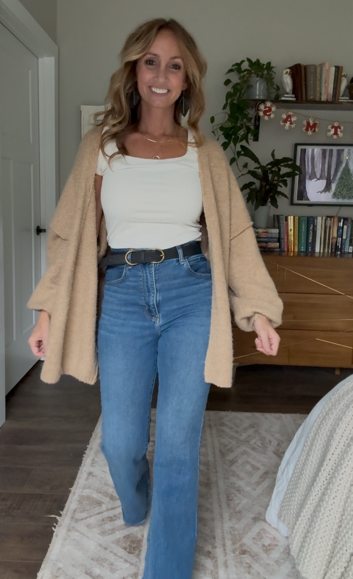 Can’t get enough cardigans! 

Cardigan: $40
Double lined T-shirt: $14
Belt: $16
Pants: $67
Shoes: $57#LTKShoeCrush

#LTKSeasonal #LTKFindsUnder100