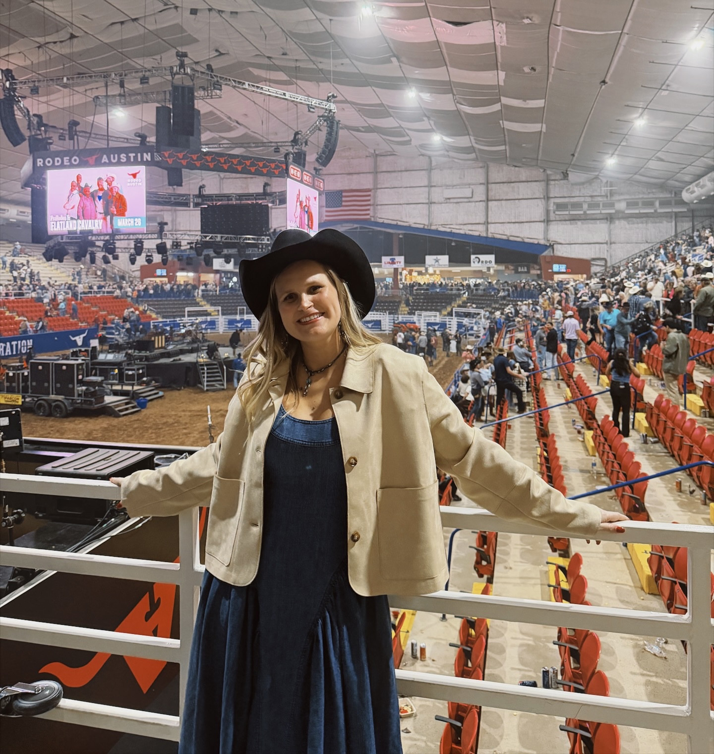 Horsin’ around 🐎