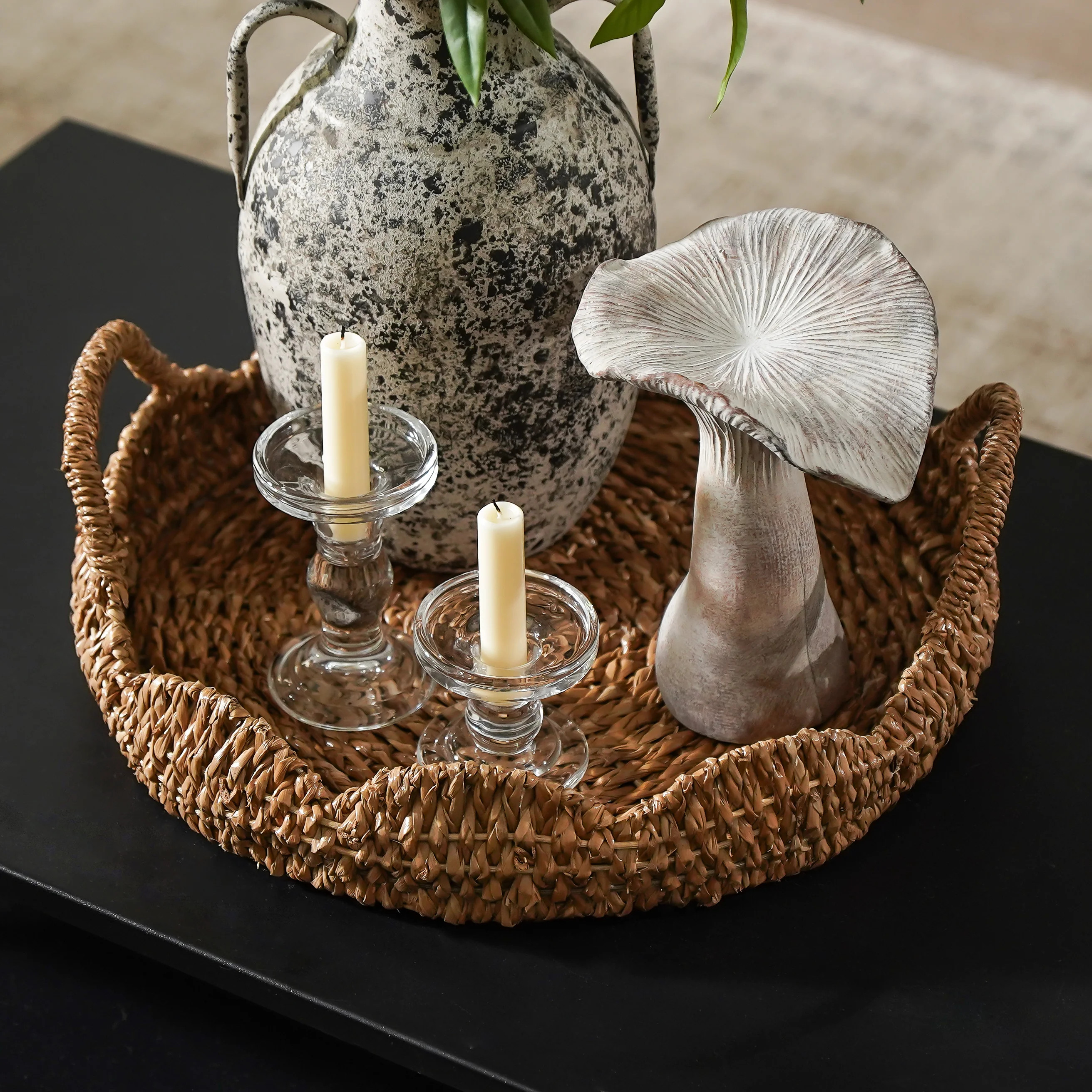 Braided Scalloped Seagrass Tray | MJHome