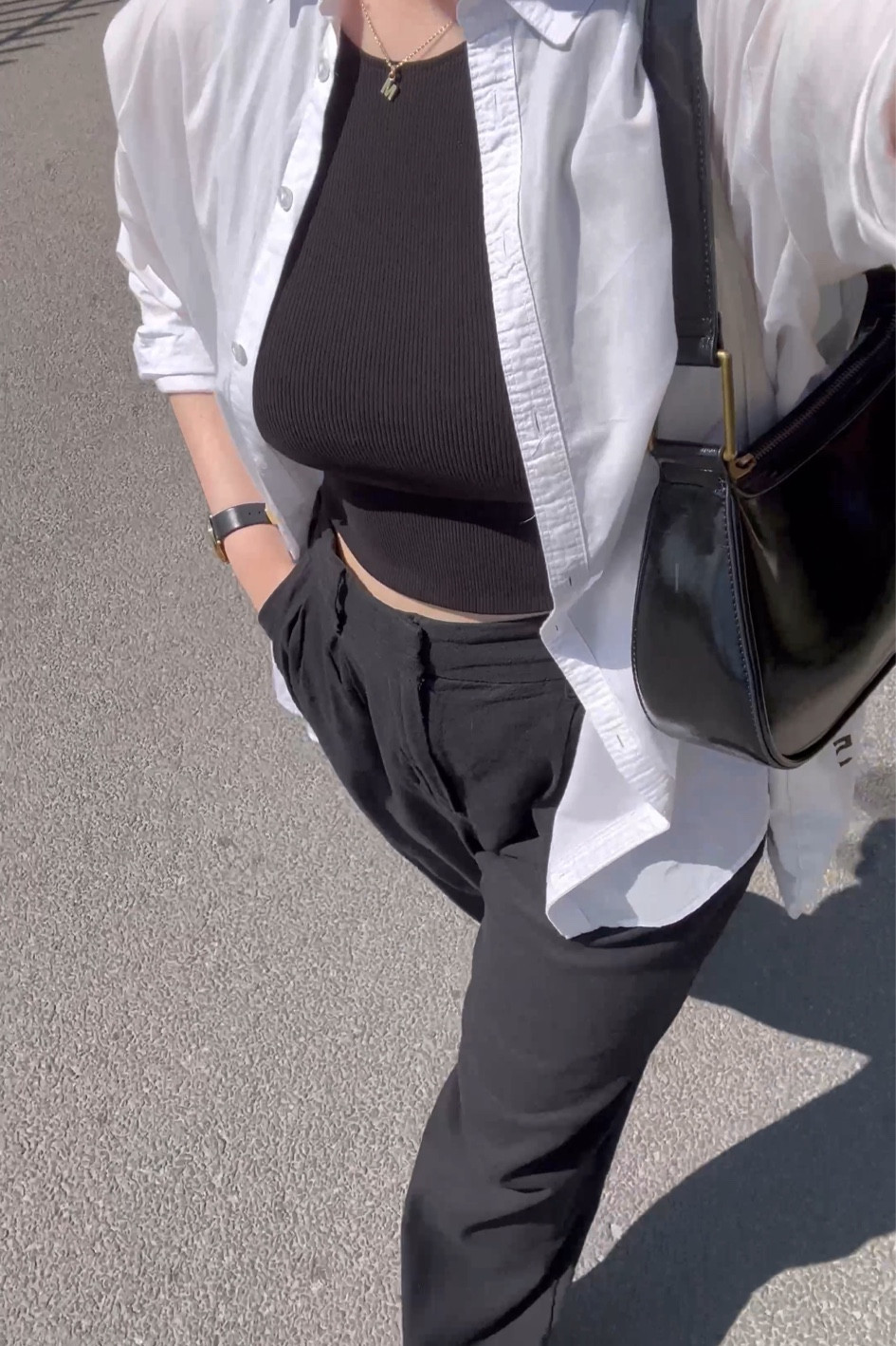 Look #2
Black + white fit 

Shirt: Stradivarius (3 years old?!)
Trousers: Hollister 
Crop top: Pull & Bear
Trainers: Stradivarius (about a year old)
Bag: Pull & Bear 

#LTKstyletip #LTKSeasonal #LTKeurope