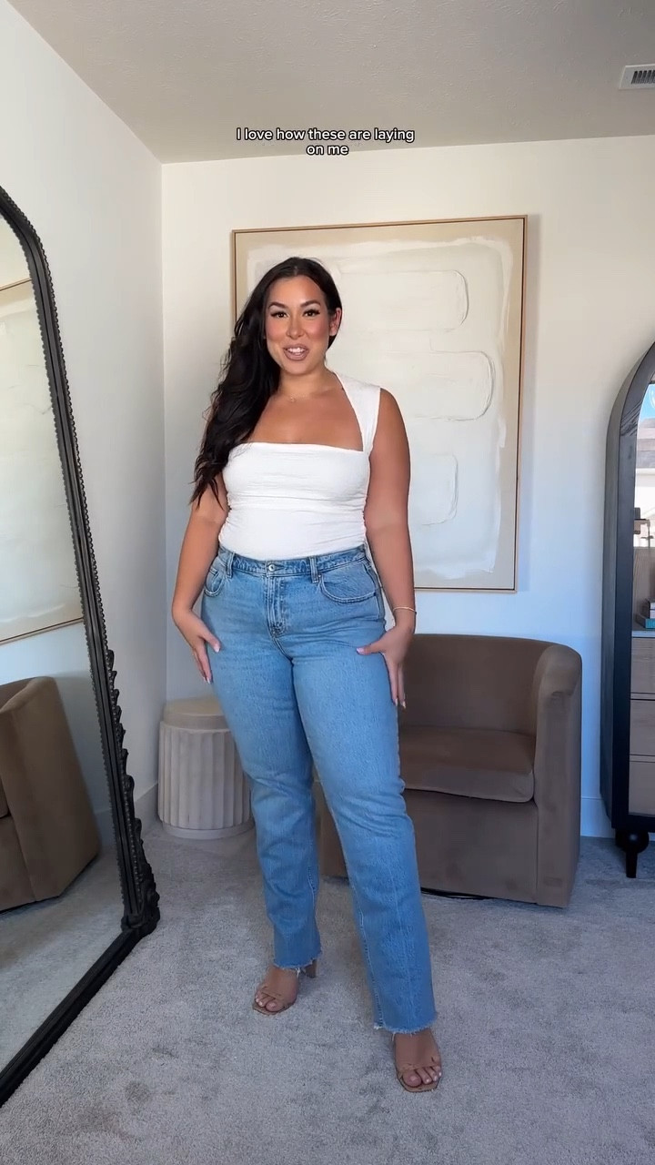 Mid rise 90s straight jeans and bubble knit top! Wearing a size large in the top and a 32 long in the jeans! Midsize outfit inspo, midsize fashion, everyday outfit inspo, abercrombie denim, trendy fashion

#LTKgrwm #LTKSeasonal #LTKootd