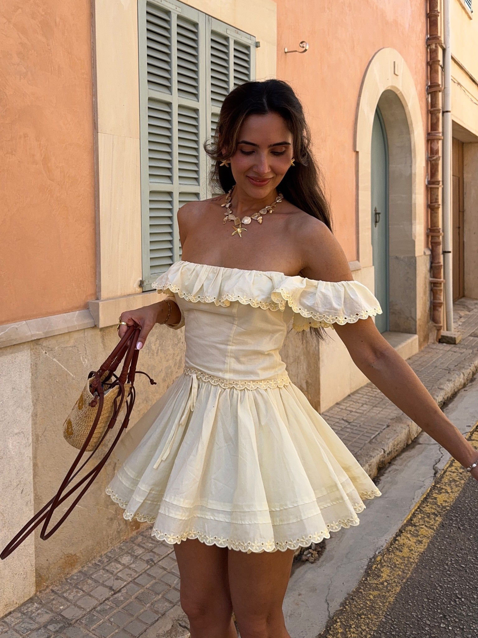 Wearing XS in the set, fits a little big 