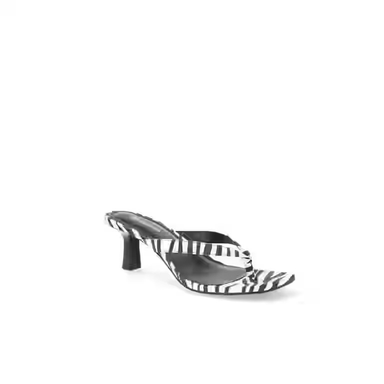 No Boundaries Kitten Heel Thong Sandals, Women’s | Walmart (US)