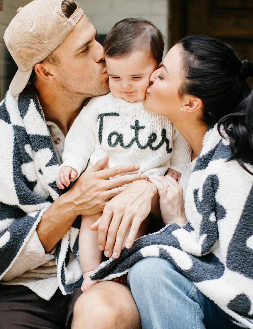 TSC x Tia Booth: Mod Daisy Buttery Blanket | The Styled Collection
