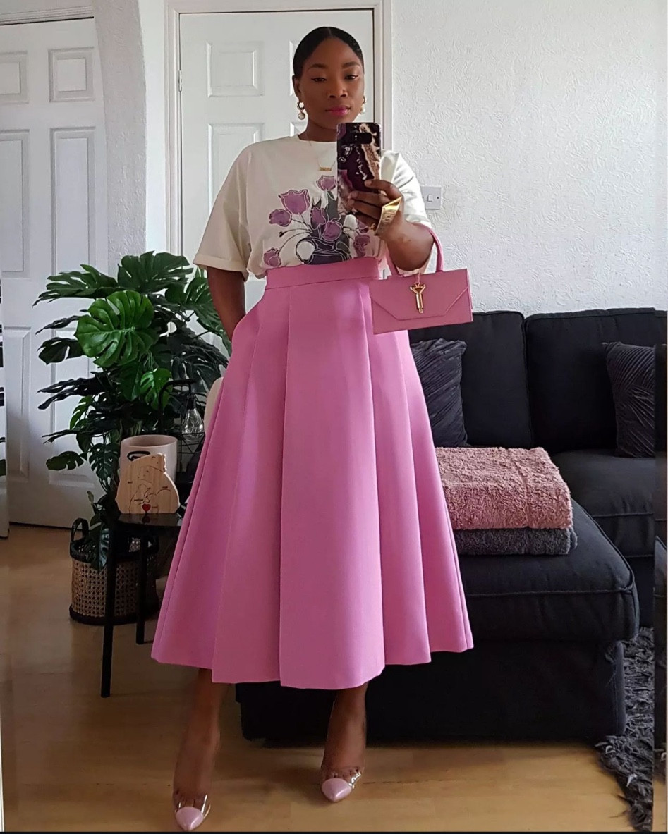 If I like a piece of clothing, I will get it in every colour and that's exactly how I feel about this skirt 💕 Happy Monday

Skirt (Zara) Ref: 2387/178

#LTKsale #LTKeurope #LTKsummer