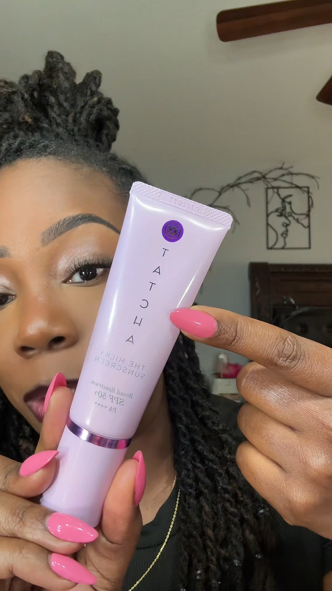 Trying the new Tatcha SPF and I’m impressed. This lightweight mineral sunscreen melts into the skin with a silky finish and gives you that hydrated glow without feeling heavy. Perfect under makeup or worn alone for everyday sun protection. Clean ingredients, skincare benefits, and SPF in one step.


#tatcha #tatchasunscreen #luxuryskincare #spfsunscreen #skincareessentials #glassskin #skincareroutine

#LTKSeasonal #LTKBeauty #LTKselfcare