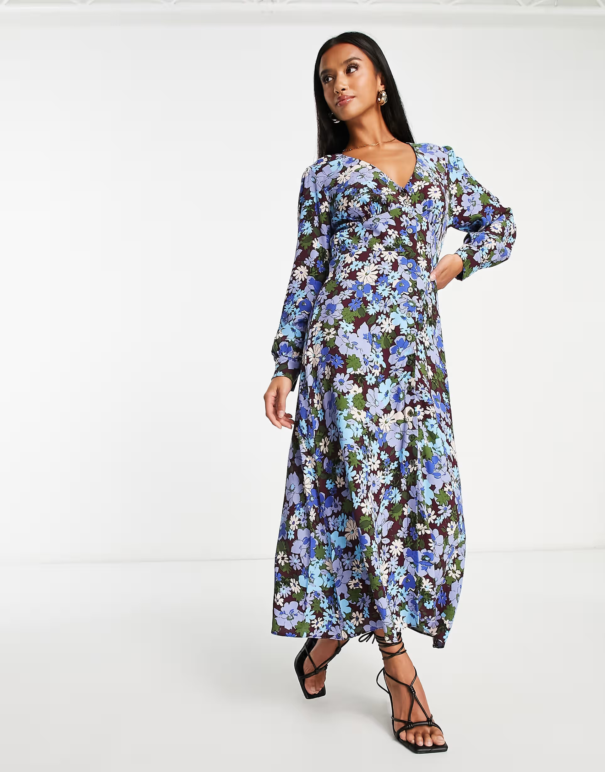 Nobody's Child Petite Siri long sleeve midi dress in blue floral | ASOS (Global)