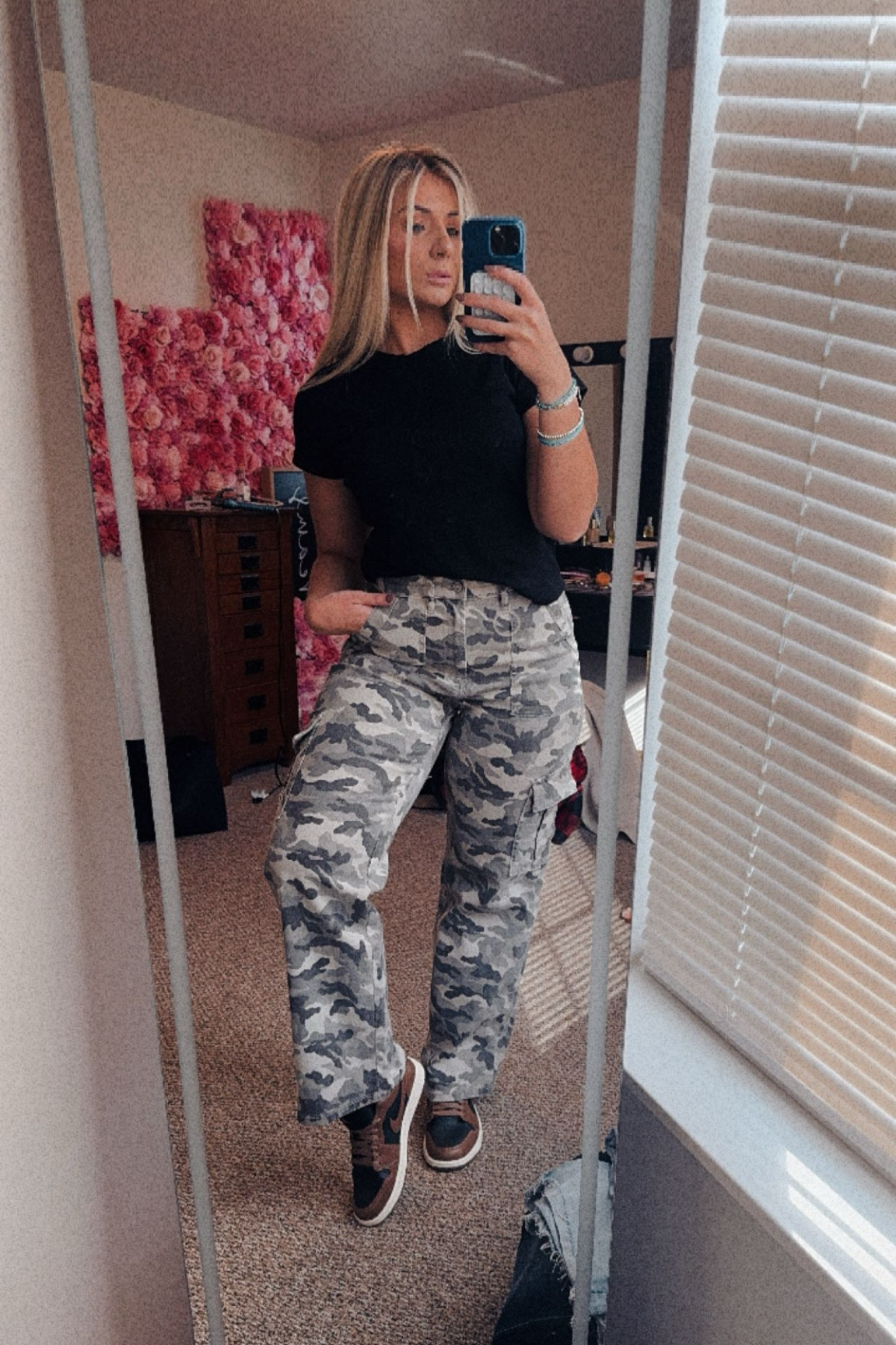 One of my favorite outfits for a casual night out or running errands in style.🖤✨ 


#LTKStyleTip #LTKWorkwear #LTKBeauty