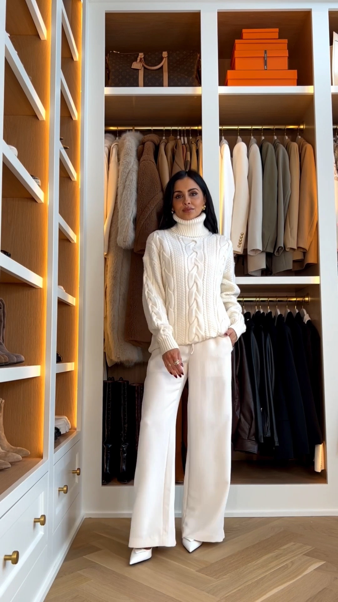 Winter outfit from
Aritzia on sale now!
Wearing an 2XS in everything 
The Lodge pant in Light Birch wearing a 2XS
Gucci Giglio bag small size
Amazon H slippers
Amazon sunglasses



#LTKSaleAlert #LTKWorkwear #LTKSeasonal