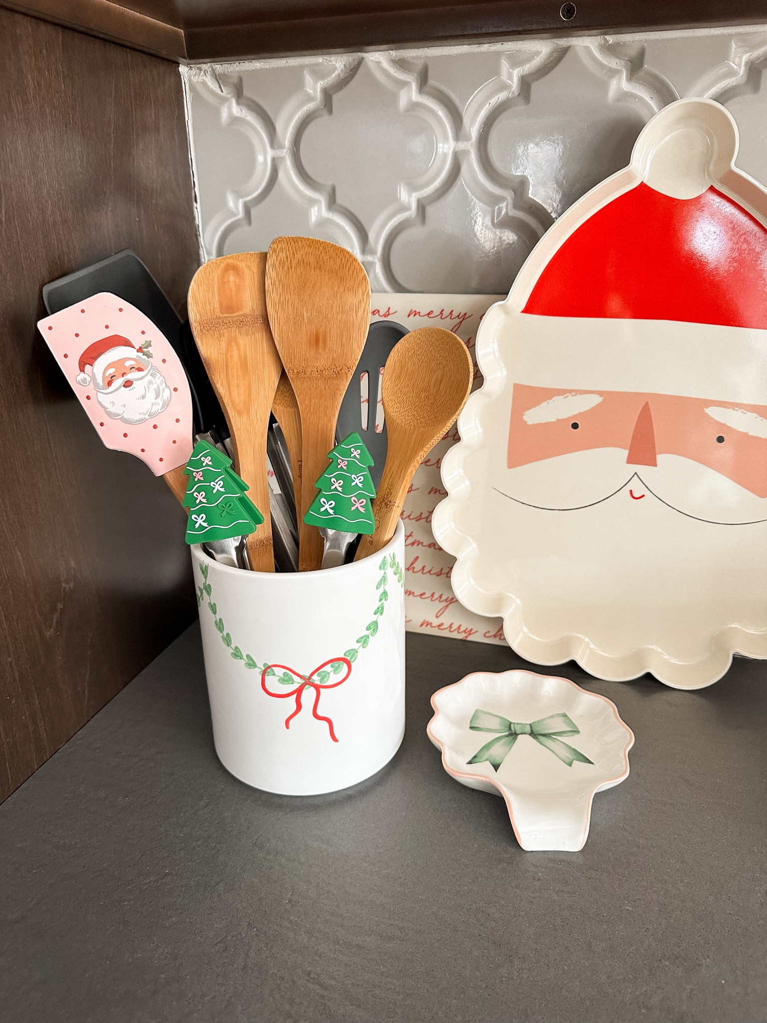 Anthropology dupe, anthro dupe, bow diy, diy bow, diy anthropology dupe, anthropology crock, utensil crock 

#LTKHome #LTKSeasonal #LTKHoliday