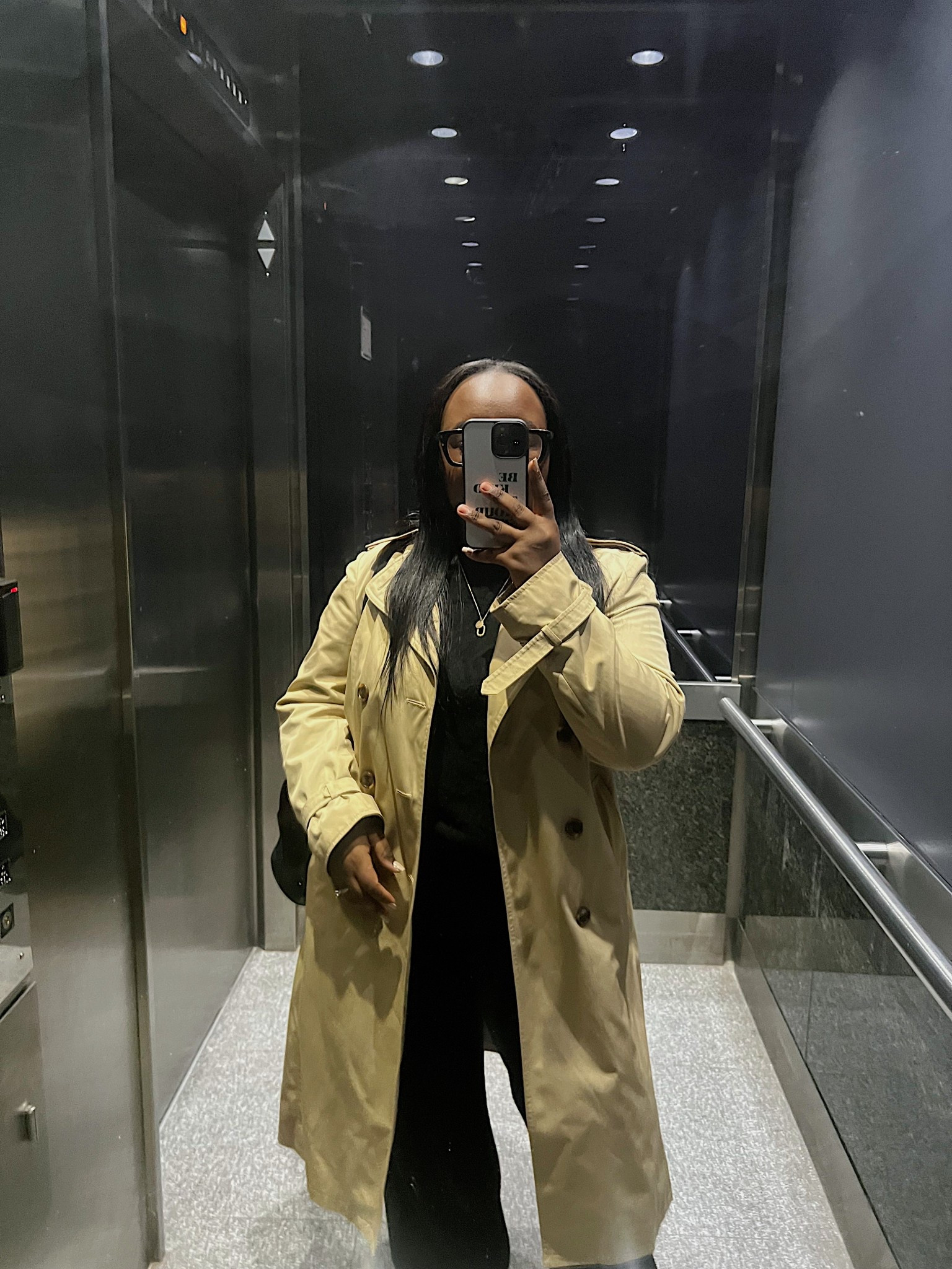 Work outfit featuring my favourite trench coat. #springoutfit