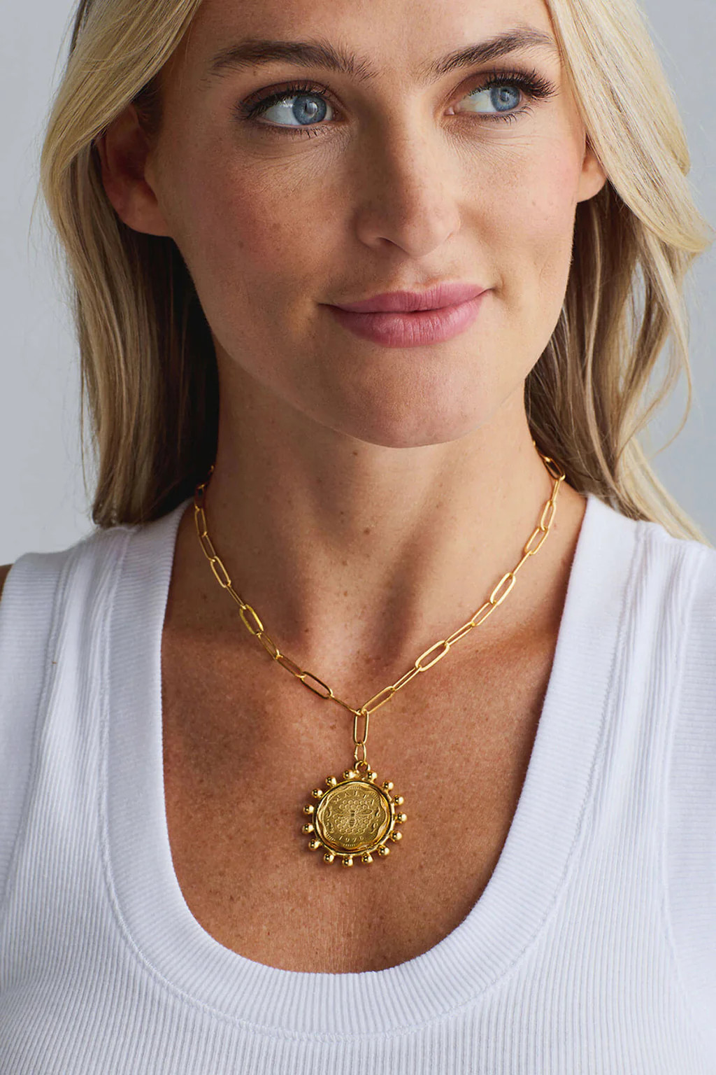 Susan Shaw Paperclip Malta Bee Necklace | Social Threads