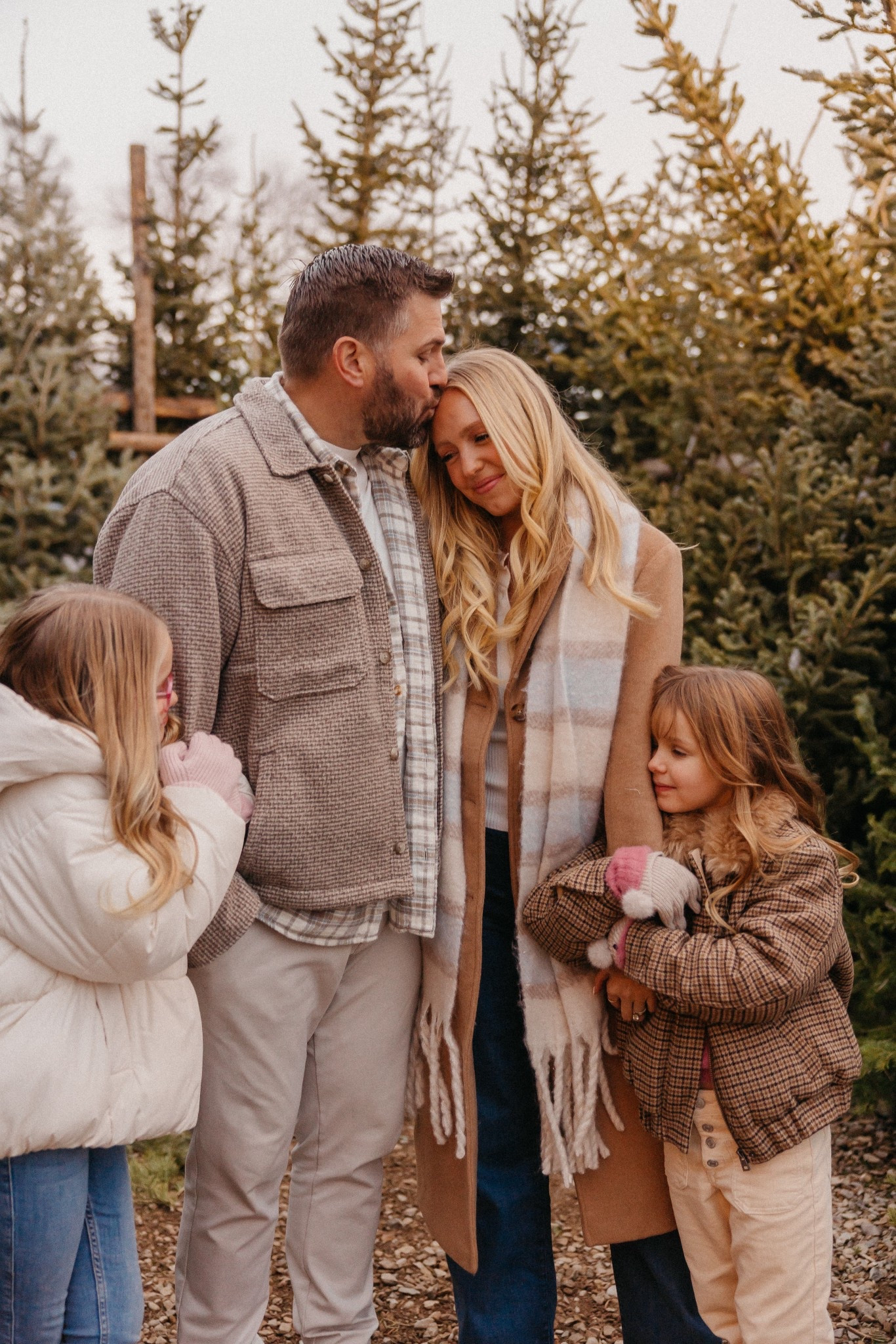 Family photos were a success! Love how our outfits turned out 🫶🏽