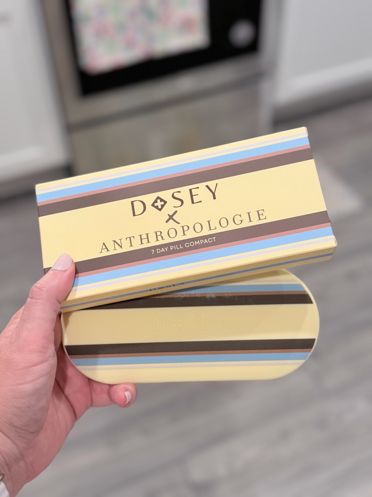 My new @Dosey pill compact in the color Dirty Martini! This is my second pill compact and I’m just in love with it! Keeps your pills organized by day and it’s chic to carry with you!

#LTKBeauty #LTKActive #LTKfitnessgoals