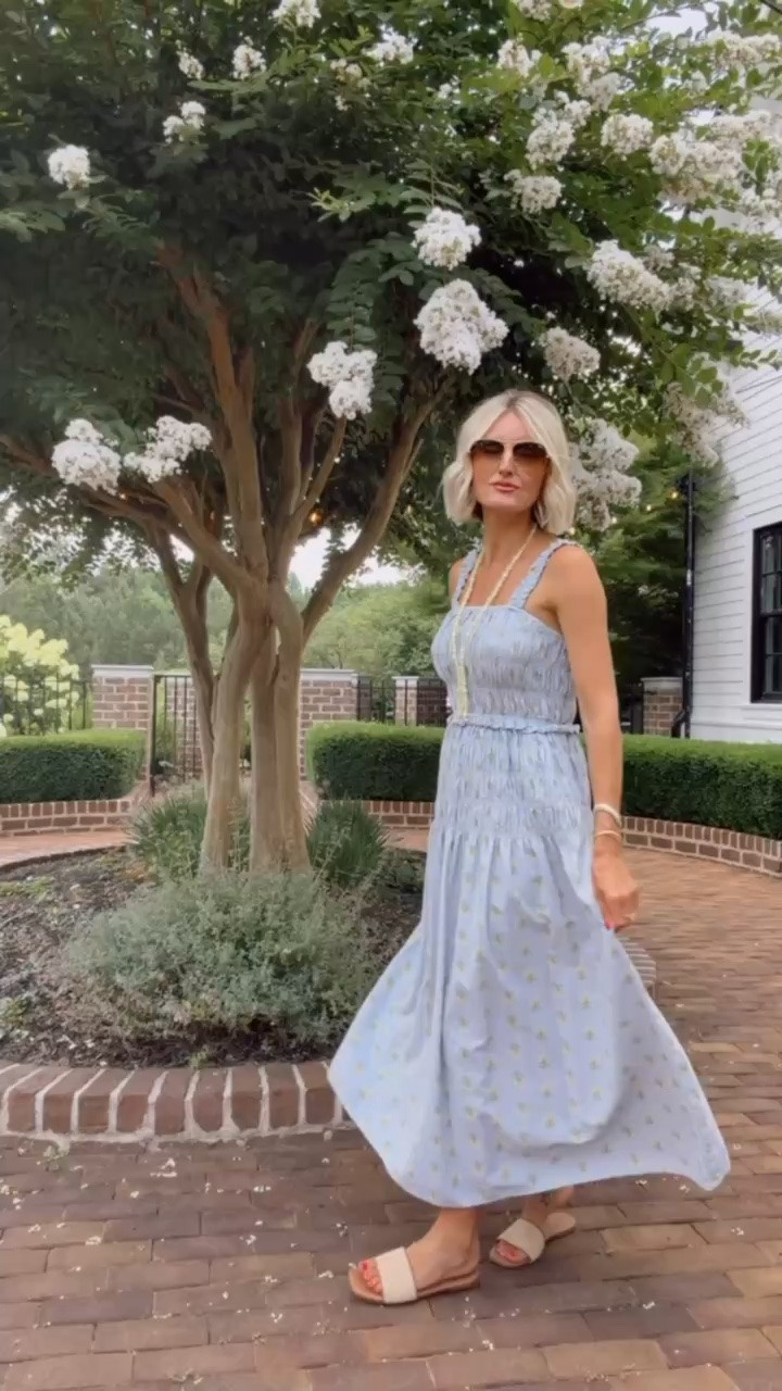 The print on this dress is so pretty! I love the smocked bodice! Wearing XS.

Loverly Grey, Target find, Target fashion, floral maxi dress, summer dress, summer fashion, summer outfit ideas

#LTKootd #LTKSeasonal