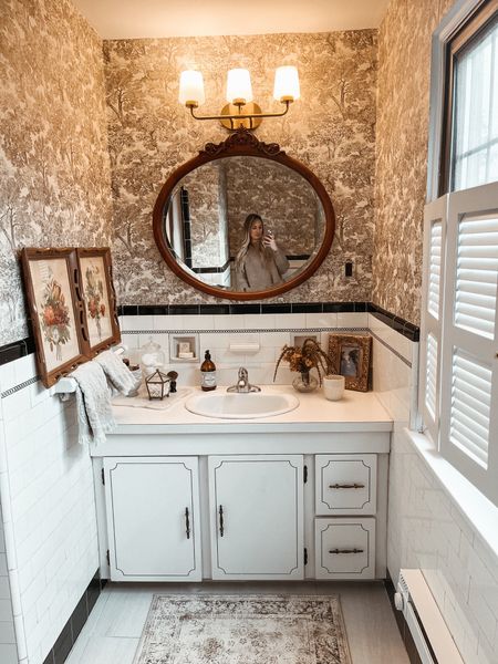 Bathroom decor 

#LTKfindsunder100 #LTKstyletip #LTKhome