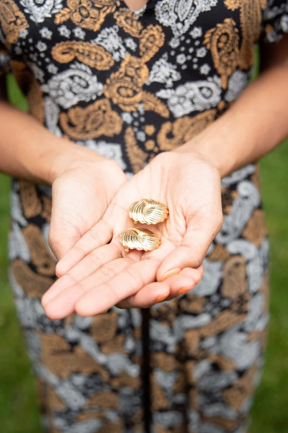Vintage 80s Gold Scalloped Round Stud Earrings | Etsy (US)