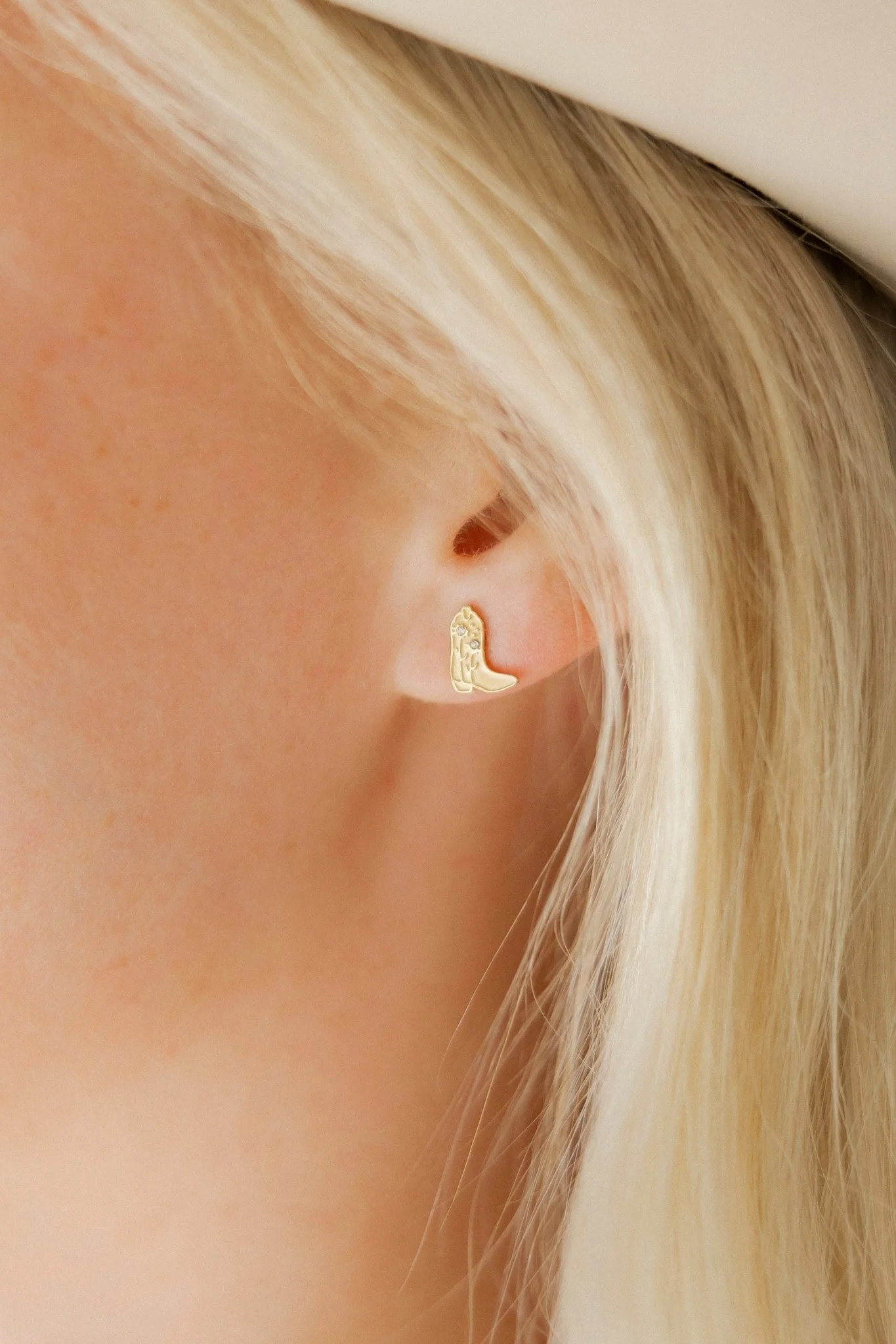 Screwback Stud Earrings - Daisy Cowgirl Boot | LINNY CO LLC