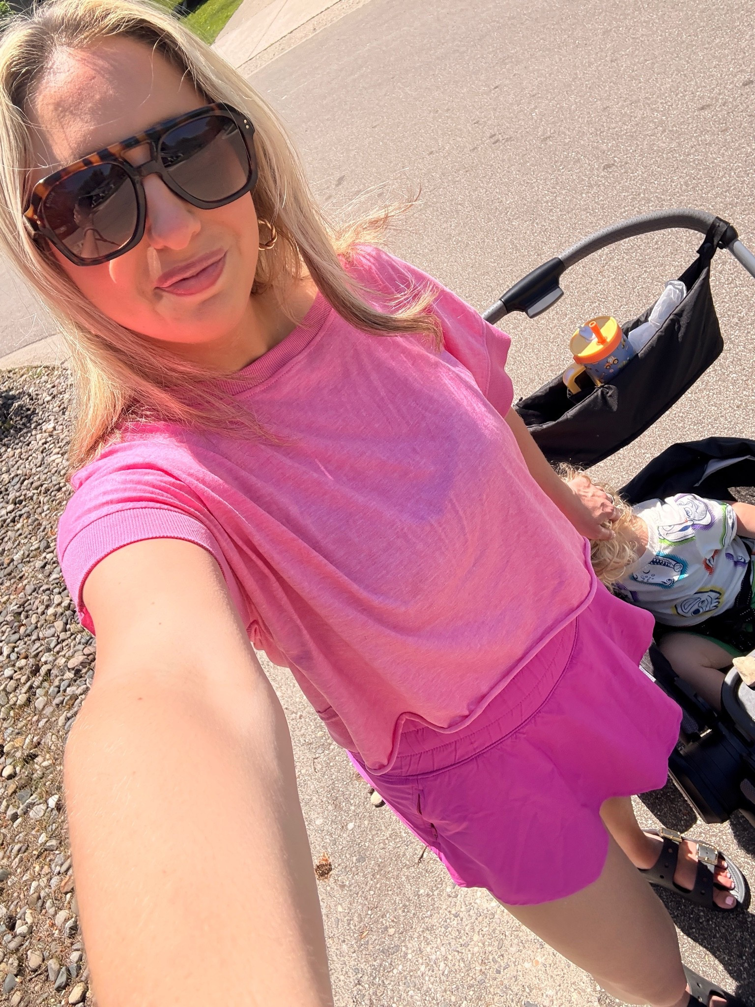 Today’s mom walking outfit! Love this Amazon skirt and workout/ active top. And of course love my wagon for my toddlers and going on walks !


#amazon

#LTKfitnessgoals #LTKmomlife #LTKdayinmylife