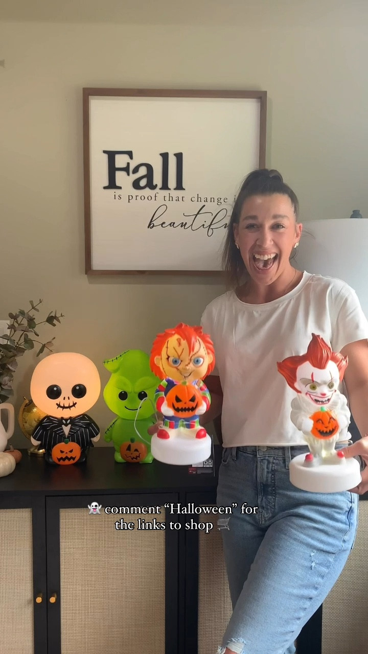 Vintage style Halloween decorations 👻🎃🤡 Halloween blow molds! #halloweendecor #blowmolds #halloweendecorations #chucky #jackskellington

#LTKSeasonal #LTKVideo #LTKsalealert