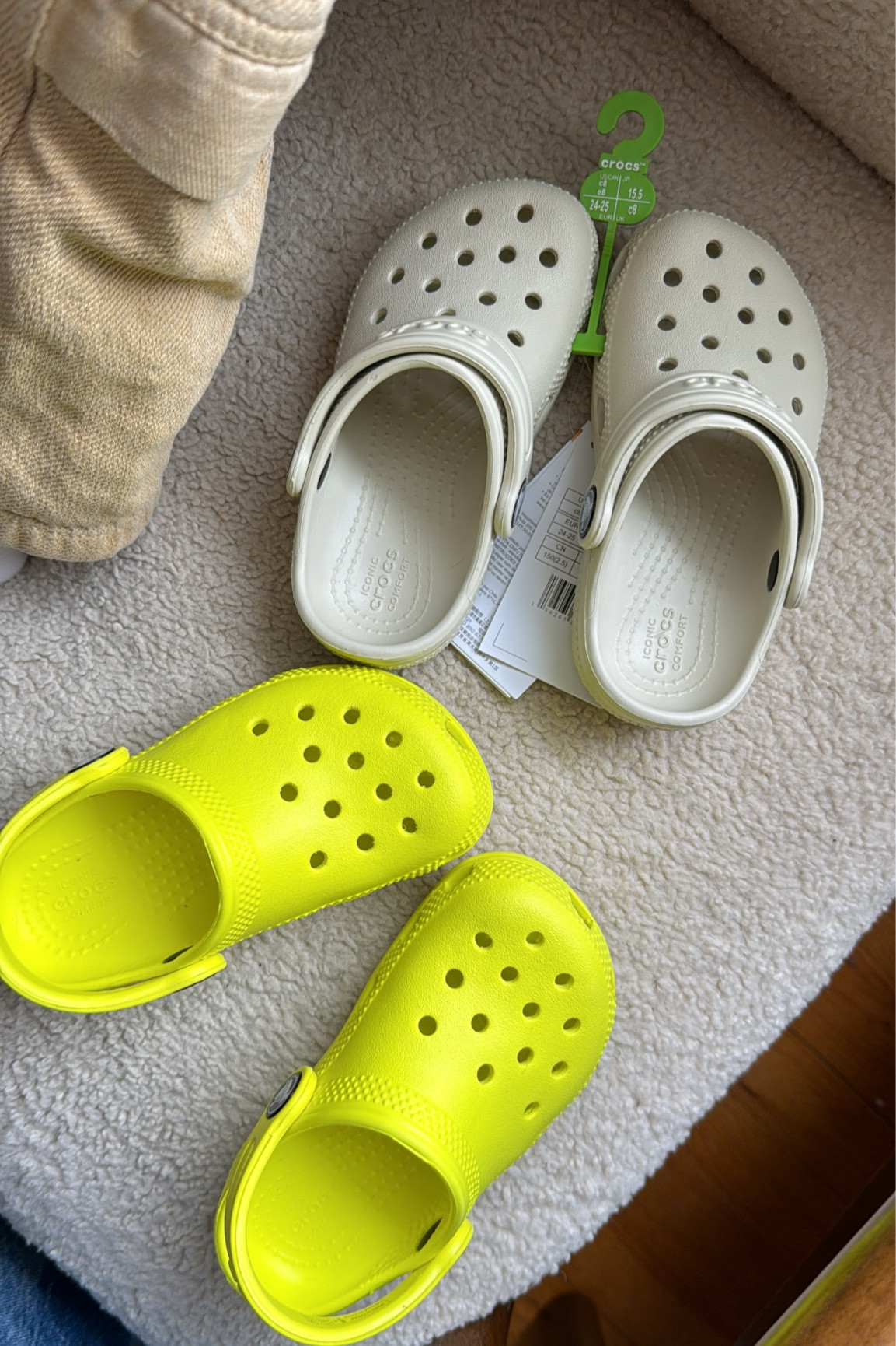It is finally croc season. Our favorite toddler shoe!

Toddler sneakers, toddler show 

#LTKbaby #LTKfamily #LTKkids